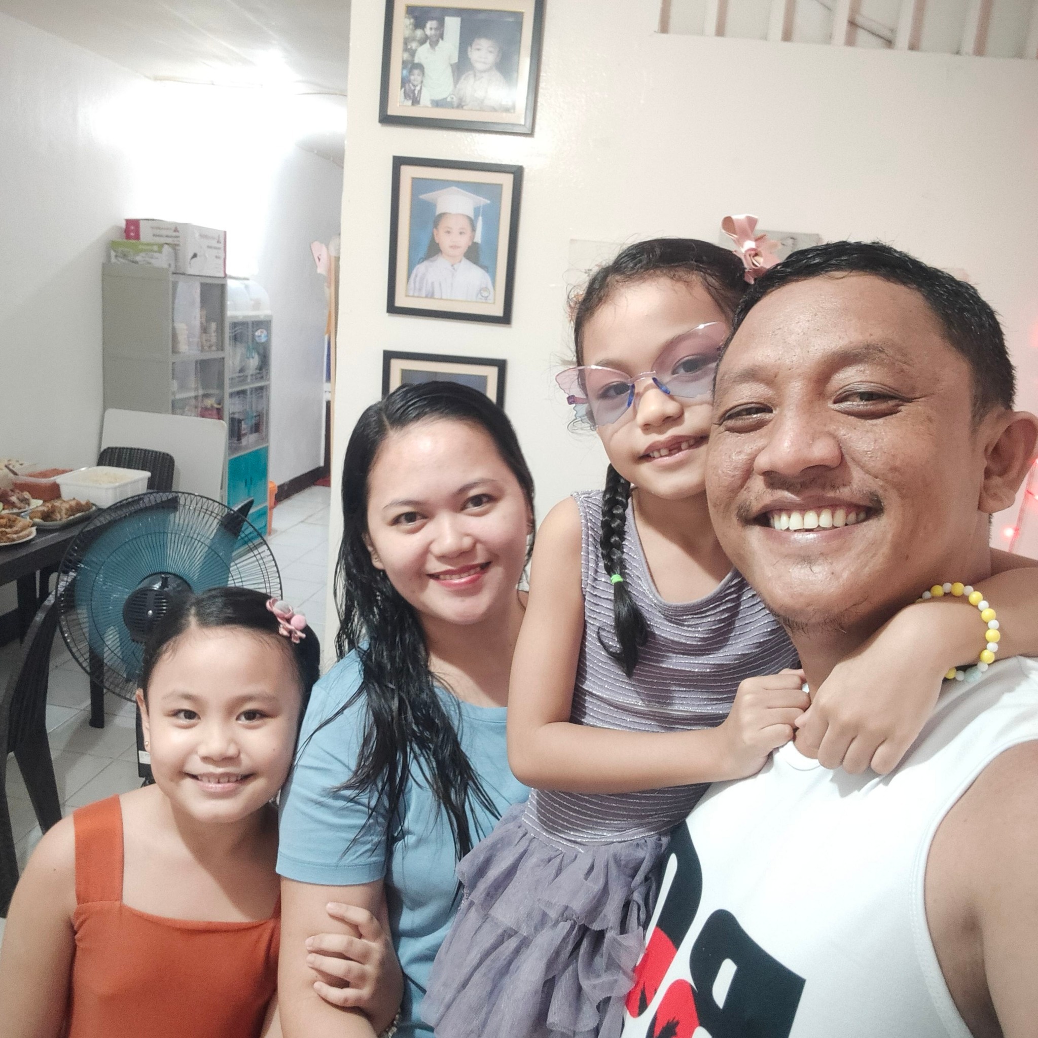 Pusit pusitan Muna Tayo..salamat Nanay sa pusit Neryjo Bonezaletro ...
