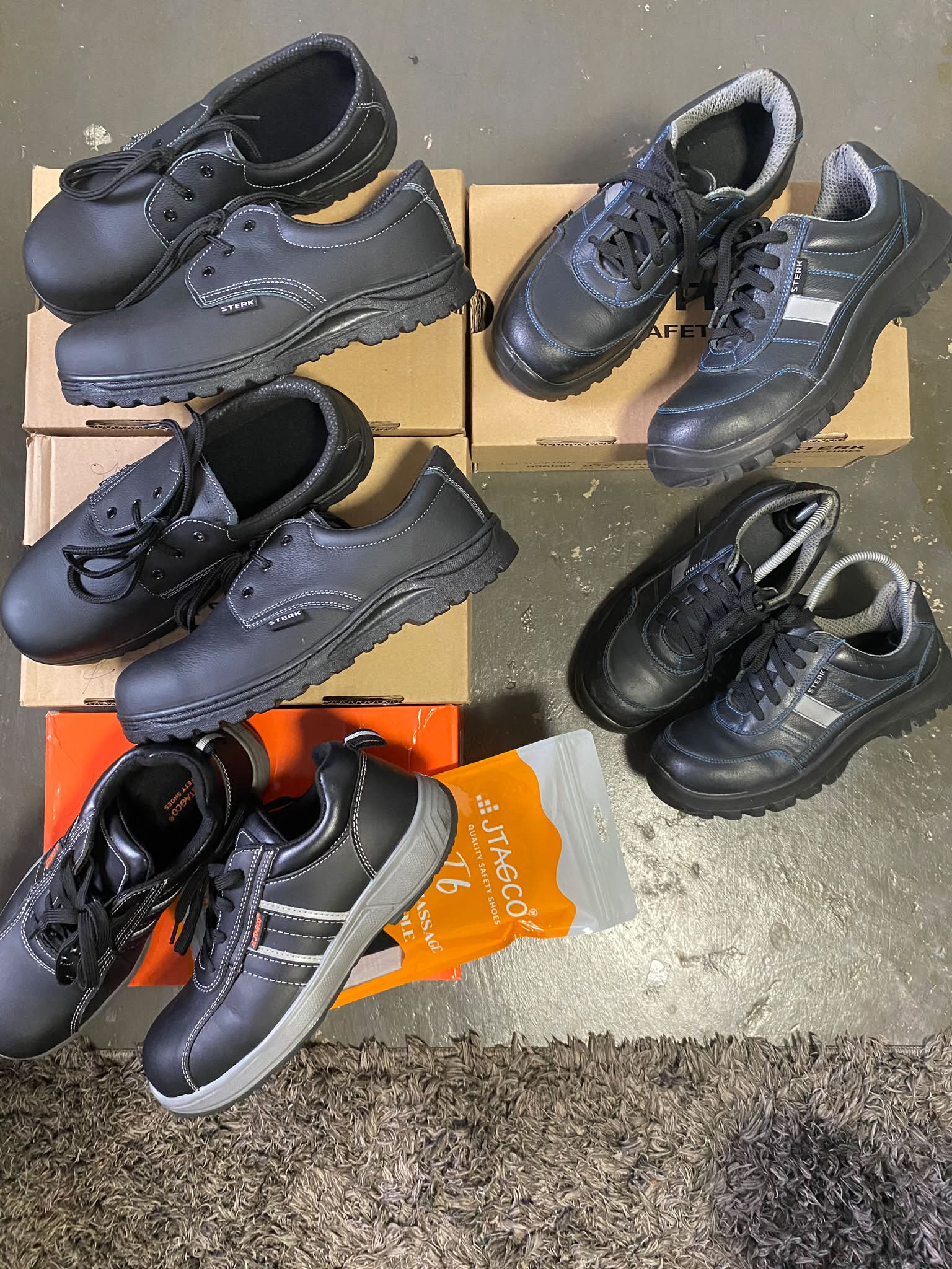 หาคู่นี้ครับ size 42-43 มือ1,2 ได้หมดครับ