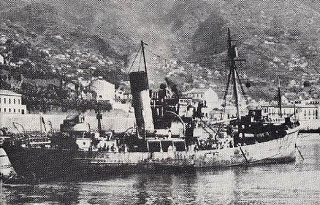 British - HMS Lady Shirley was a fishing trawler requisitioned by the ...