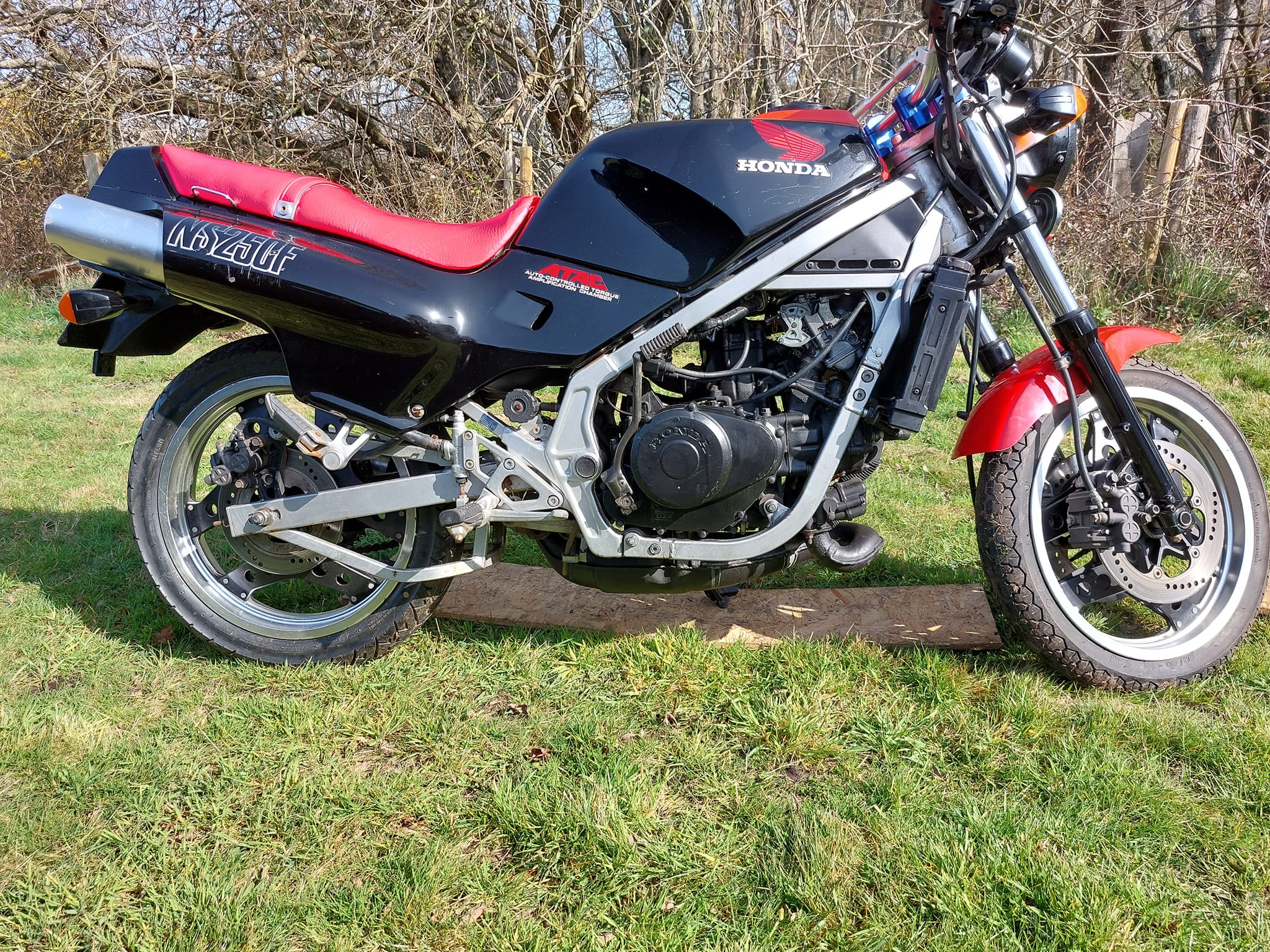 Just bought this lovely Honda NS250F, get smoking!
