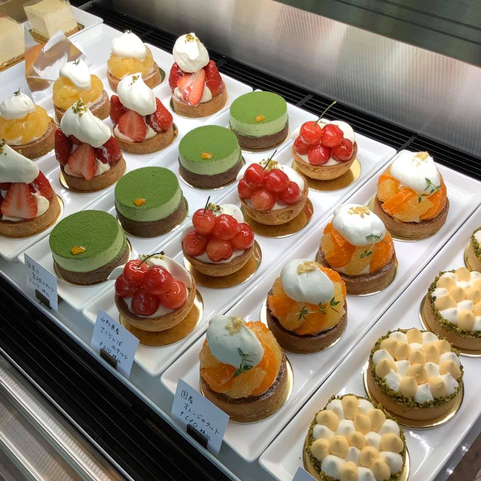 林 の カフェ