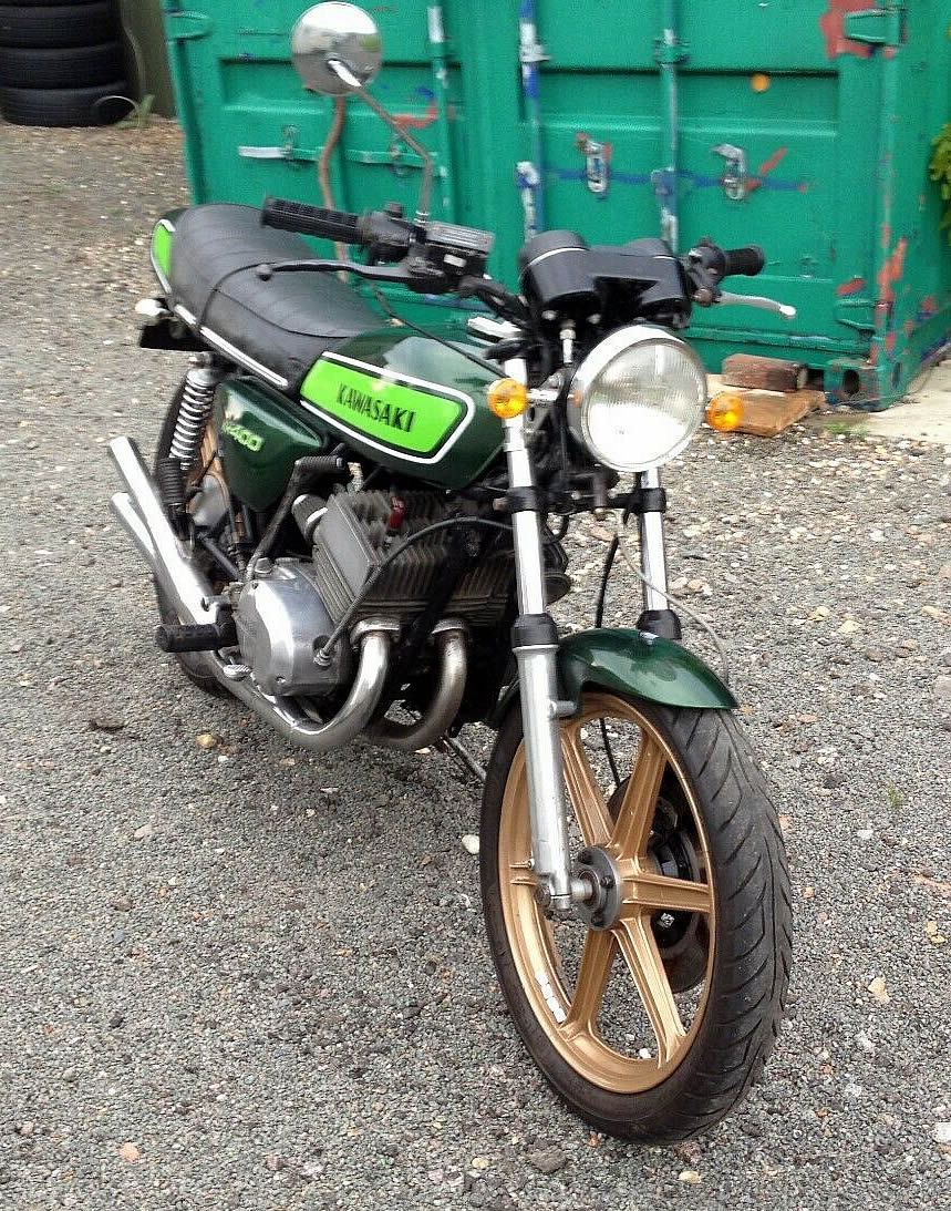 1979 Kawasaki KH400 with gold mags and Allspeed pipes - I do like