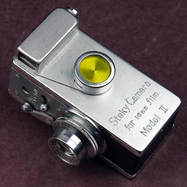 Ricoh Steky 16mm camera features and details