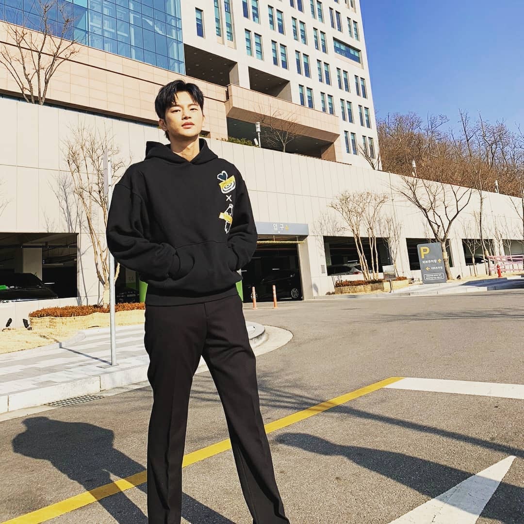 Seo In Guk IG Update | 2020.12.22 Photos (c) @seo_cccc . . . LUCKY