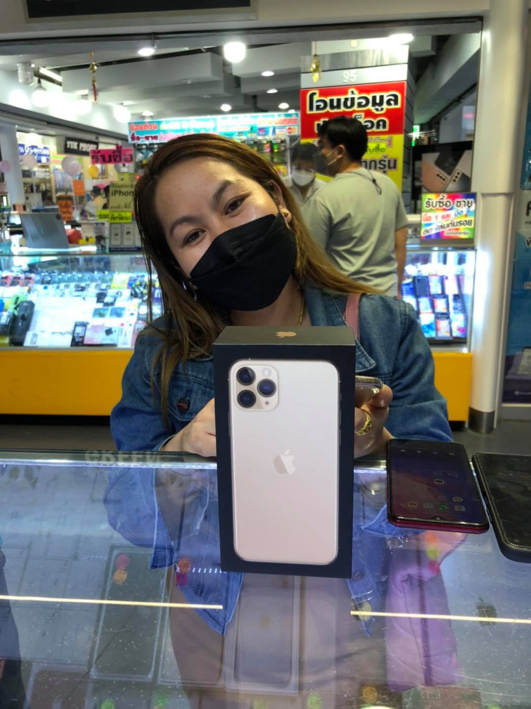 🙏🍎ปิดจ๊อบ iphone 11pro 64gb. มือสองสวยๆ💙 #ขอบคุณลูกค้าหน้าร้านจร้า☺️ ...