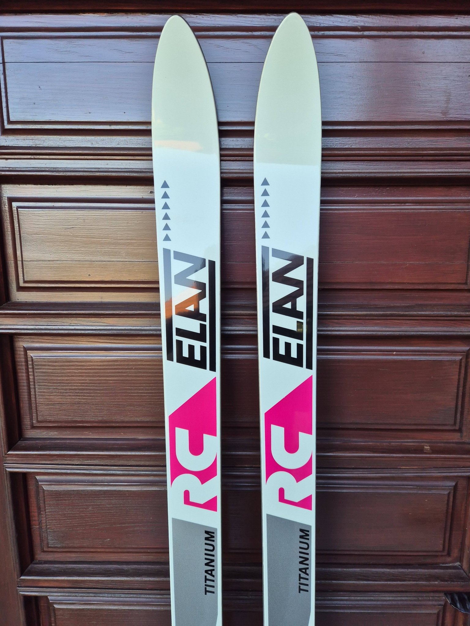 ELAN RC Titanium skis with Bojan Krizaj greeting from Croatia