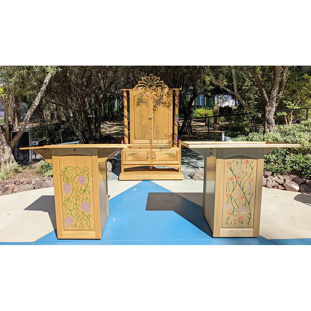The Bat Yahm summer minyan in... - Bass Synagogue Furniture