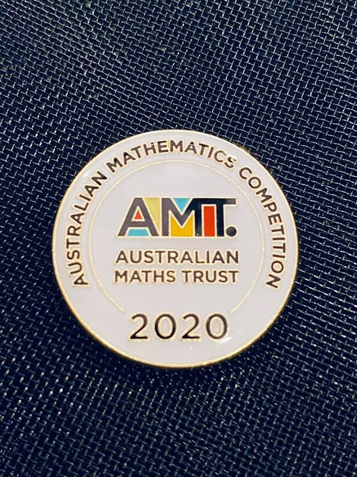 ปีนี้ทาง AMT ได้ส่ง pin มาให้นักเรียนที่ได้ prize ระดับมัธยมในรายการ ...