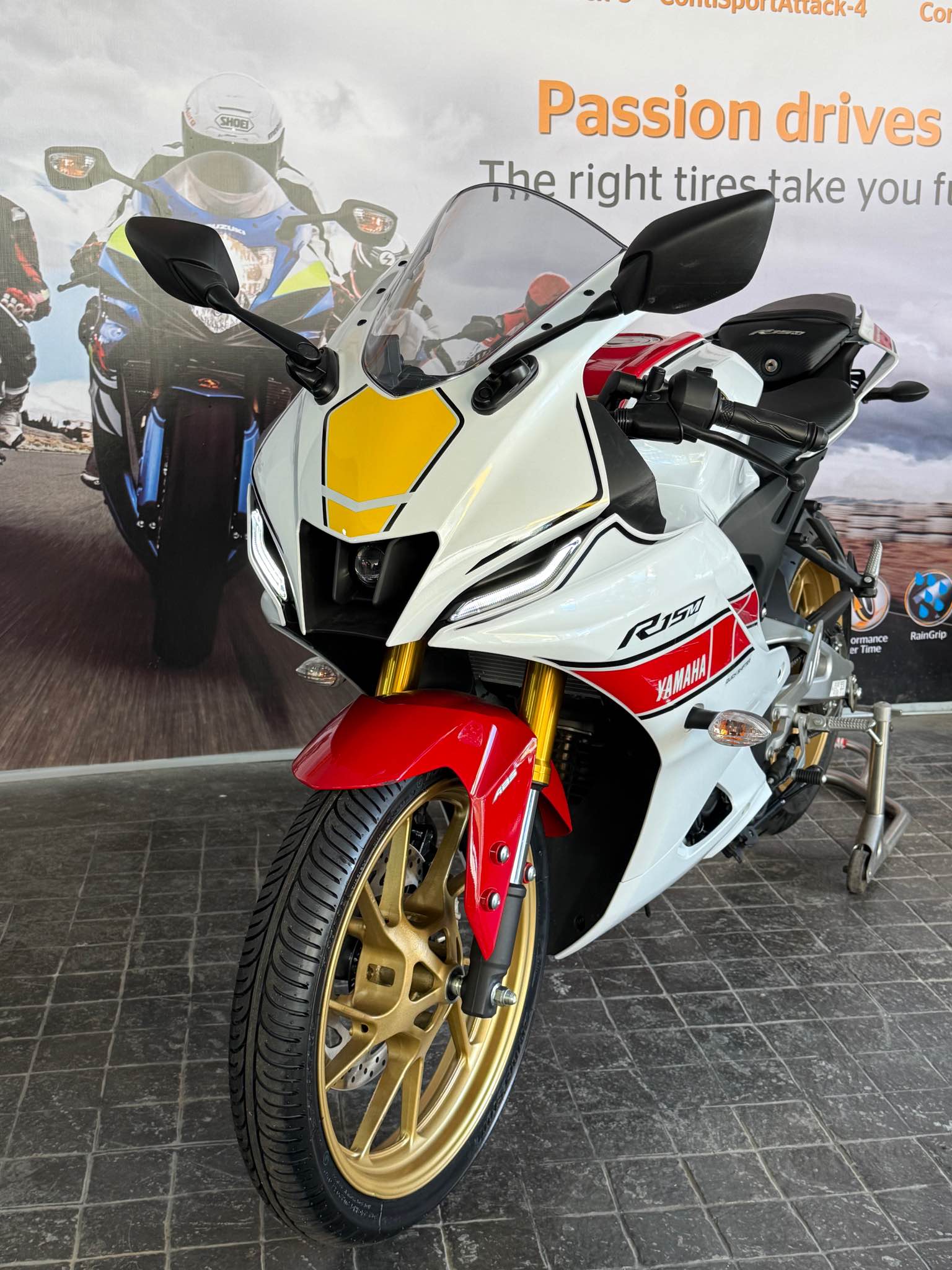 Yamaha R15 M 60 anniversary Like new Full system akrapovic