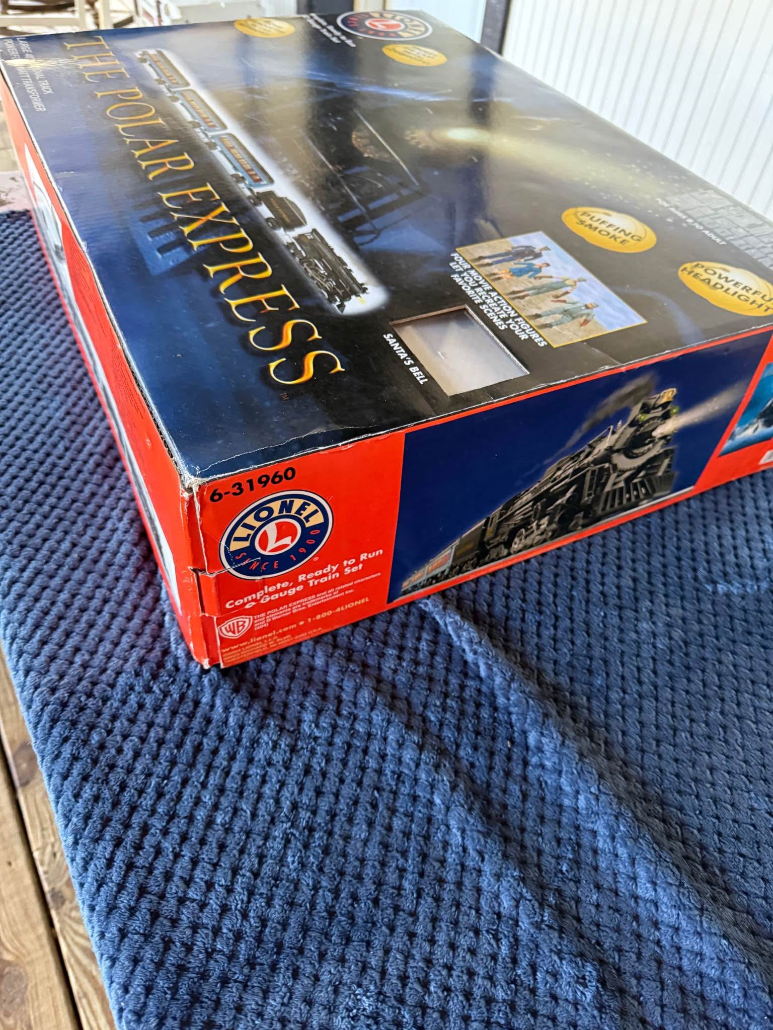 The Polar Express Lionel Train Set 6-31960 40”x60” track box open like ...