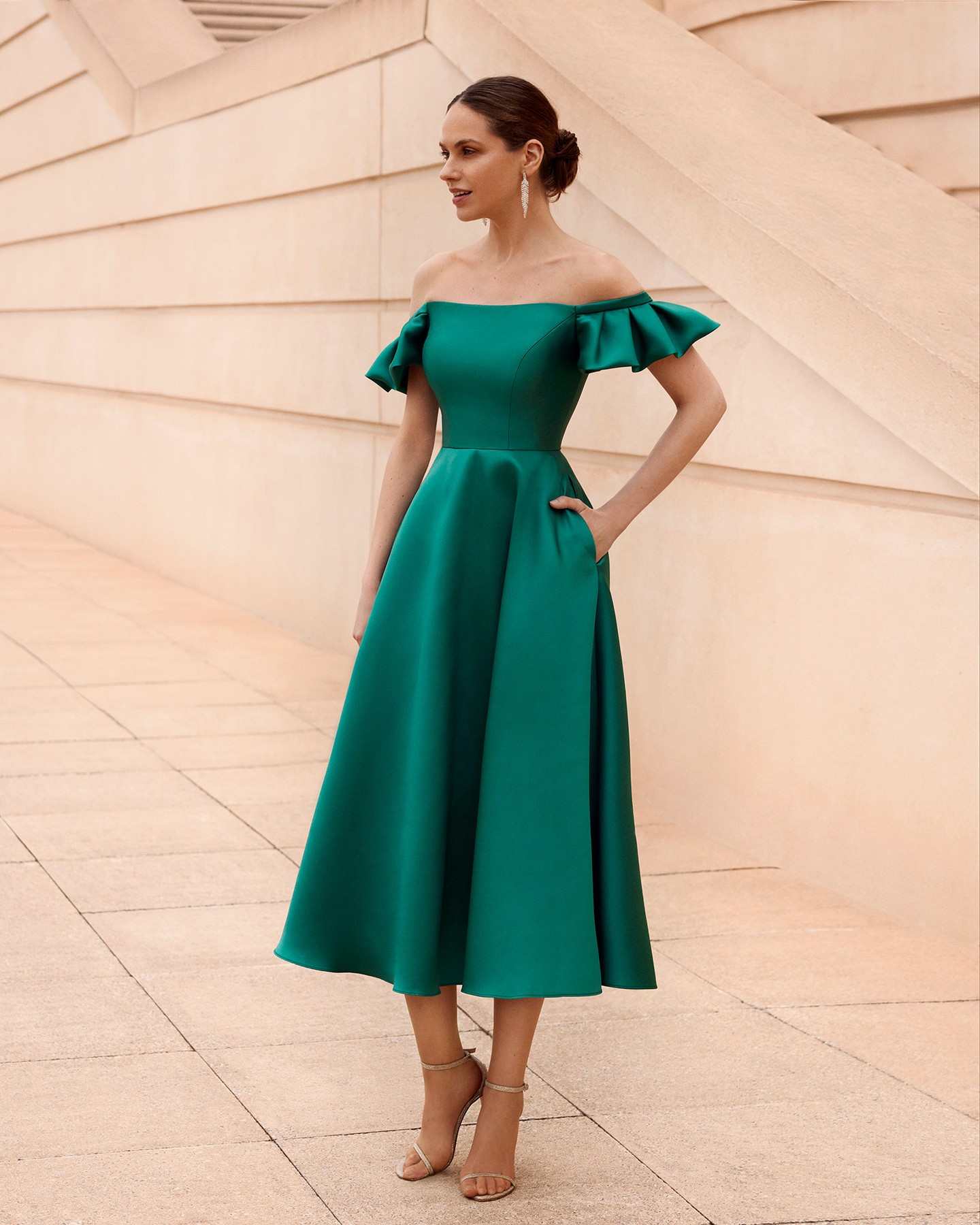 What is cocktail attire for a gala in Barcelona?
