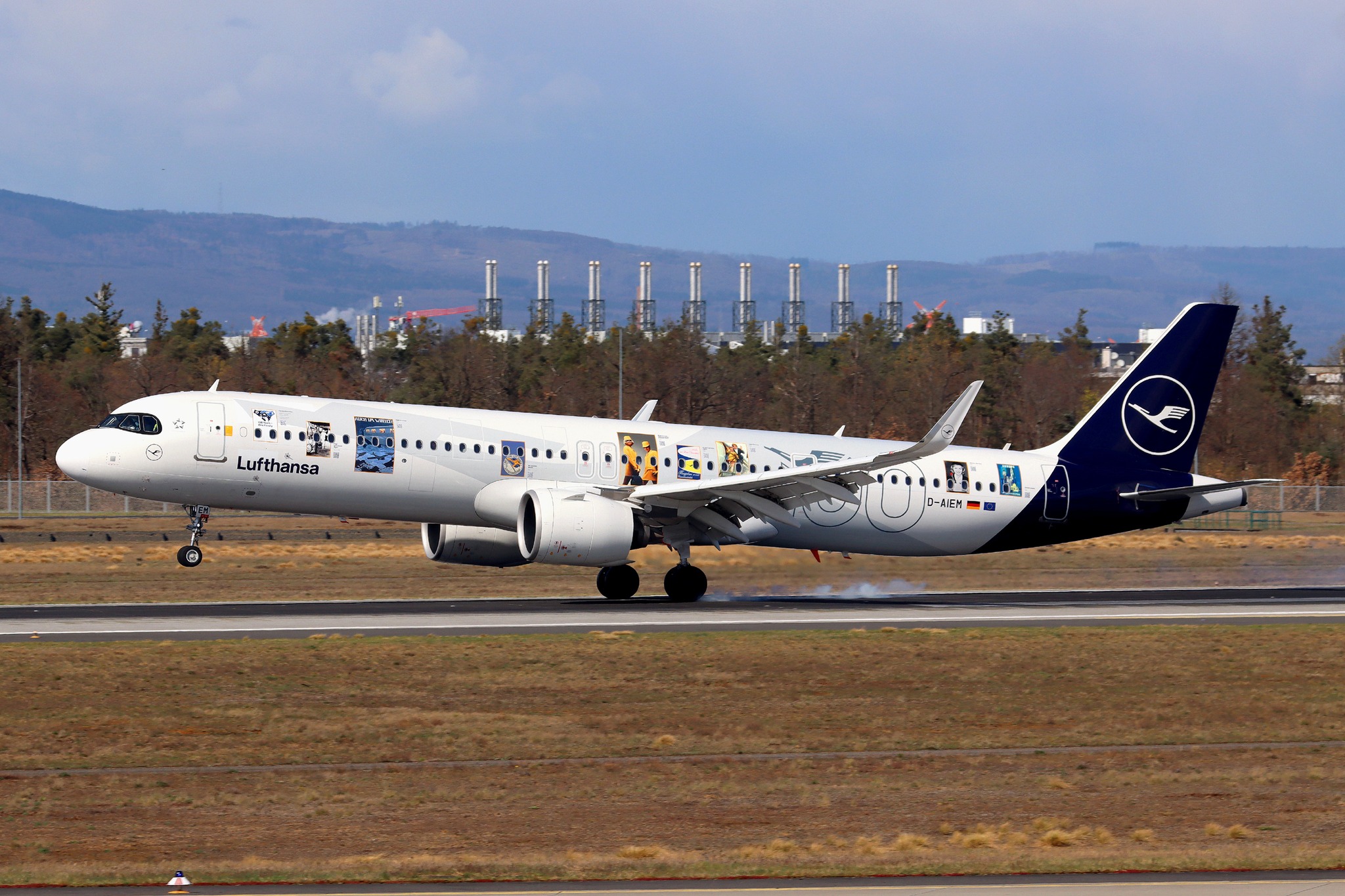 Lufthansa's latest aircraft in special colors (