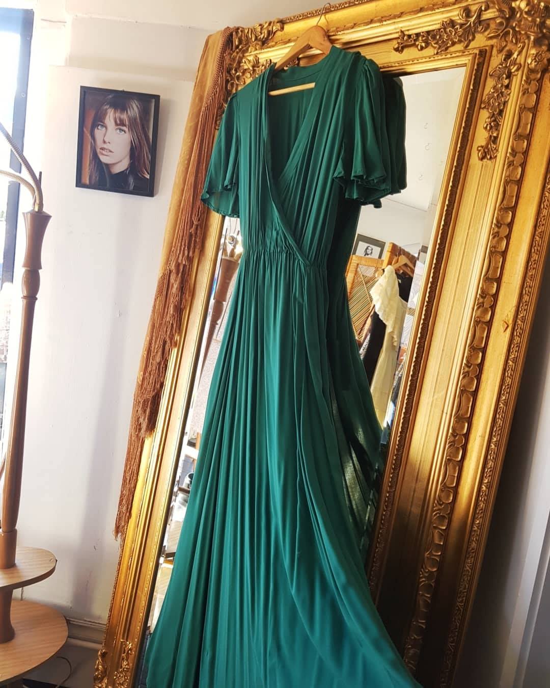 dakota johnson green dress And we even found a lace version of the Nevara wore included in the sale nav-256