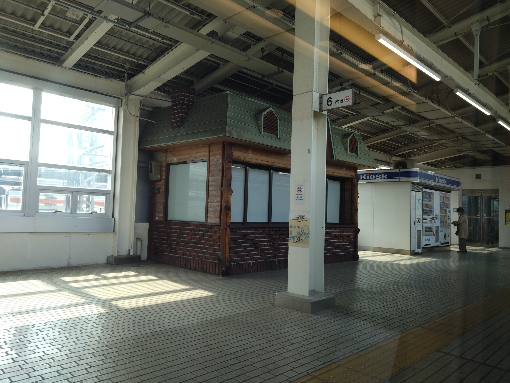 米原駅新幹線ホーム売店