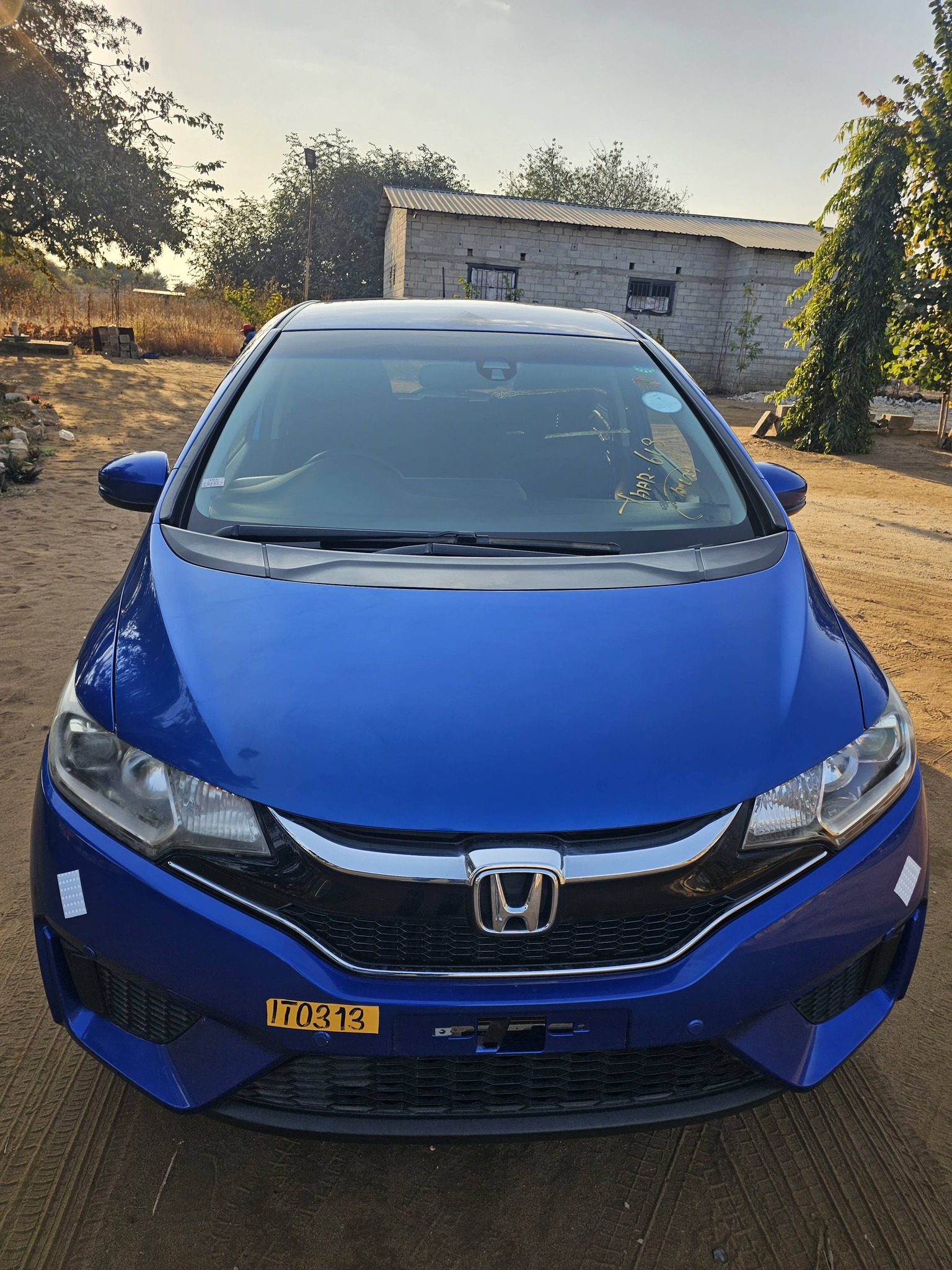 Honda fit on sell what's app me on 0963260552 Price k135,000