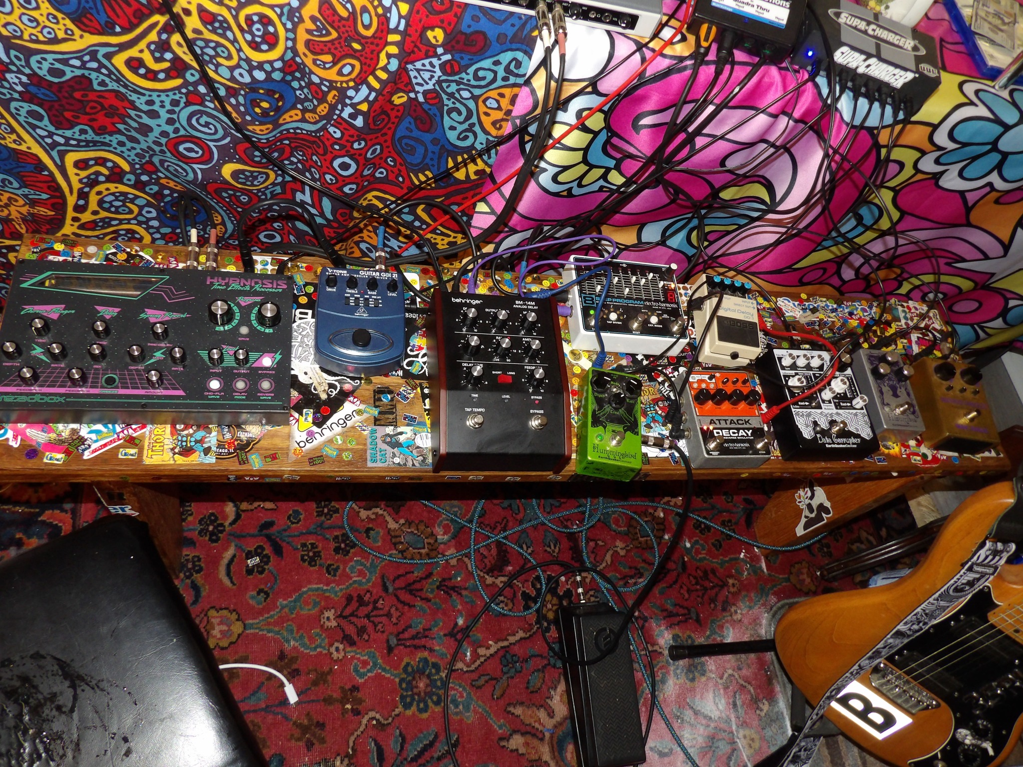 Intergalactic slide guitar pedalboard setup with Saffron Squeeze