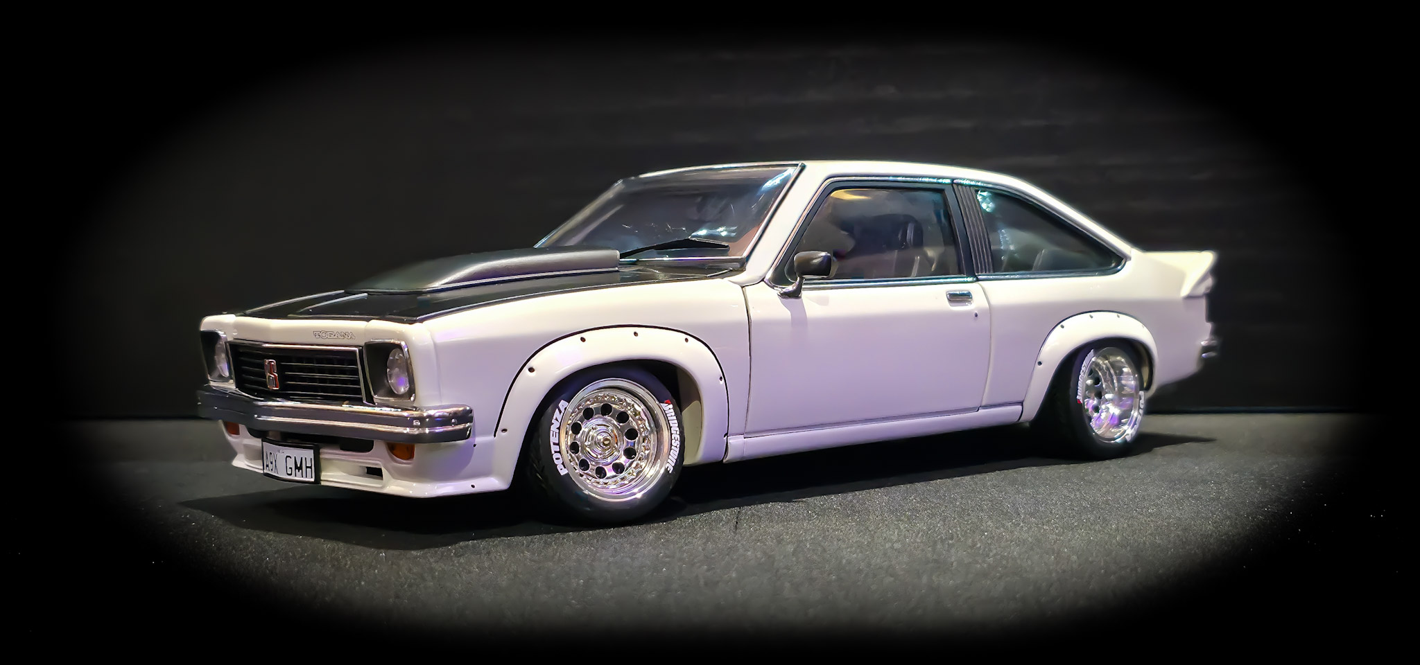 国内未入荷 1/18 AUTOart ホールデン LX トラーナ SS A9X LX Torana SS A9X 1:18 AUTOart model in Palais White
