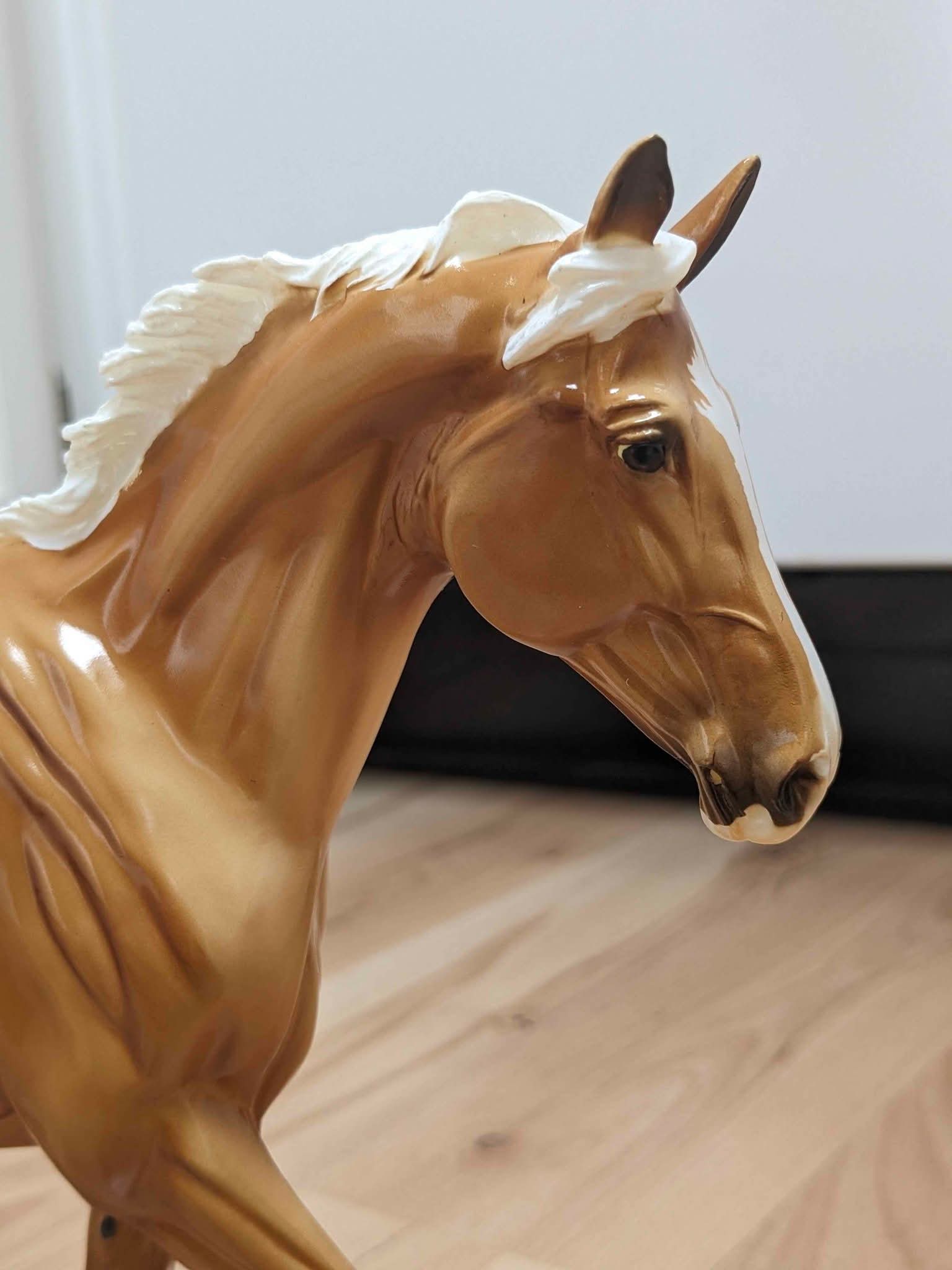 Breyer Horse #711371 Slainte Surprise Glossy Palomino Giselle Mold  display picture 1