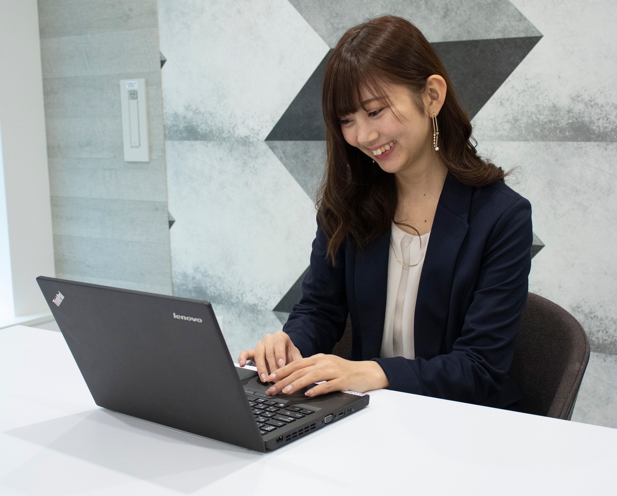 株式会社humaninvestment Home Facebook