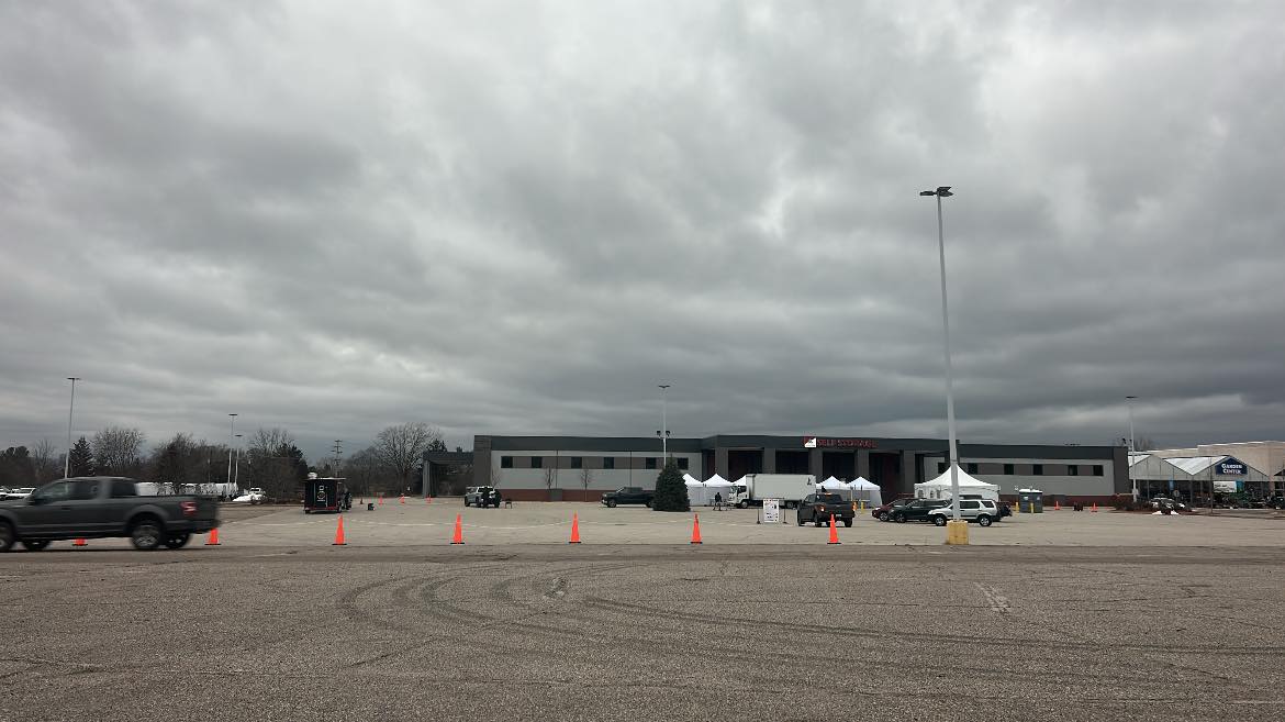 What's being set up near Lowe's off Plainfield in Grand Rapids?