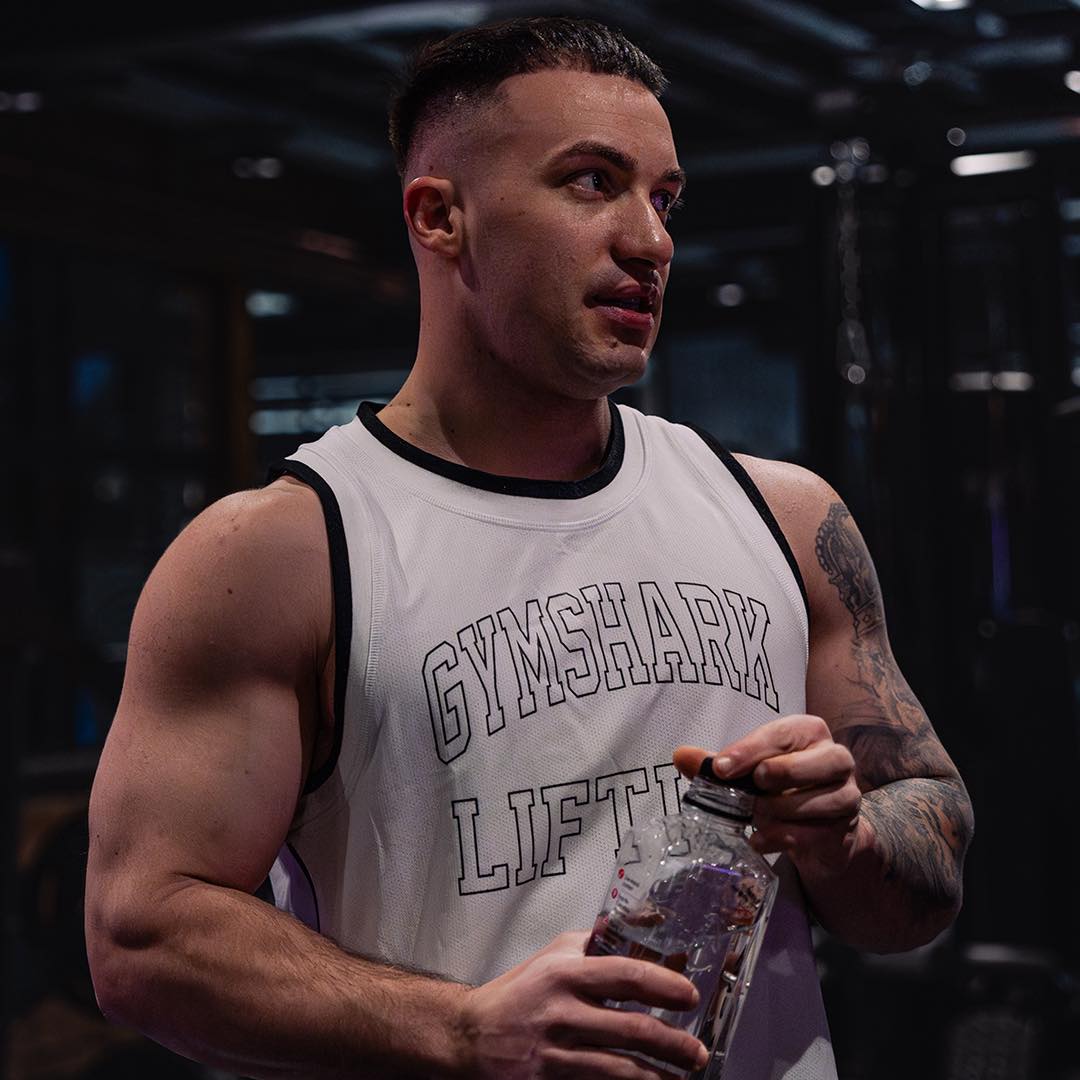 Build a bigger, wider and thicker back with the right exercises! Smith ...