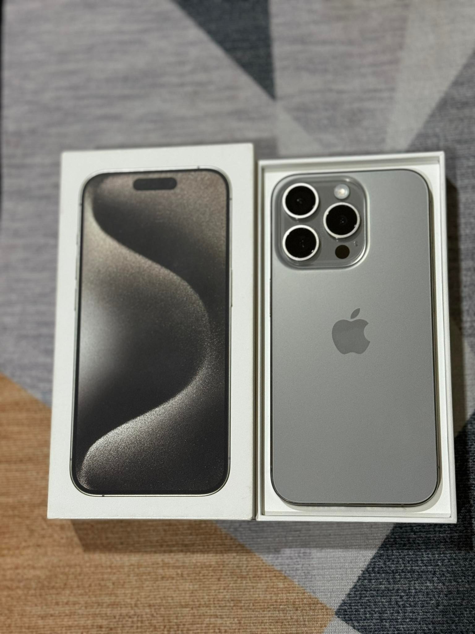 iPhone 15 PRO -256GB Natural titanium Factory unlock Face id 