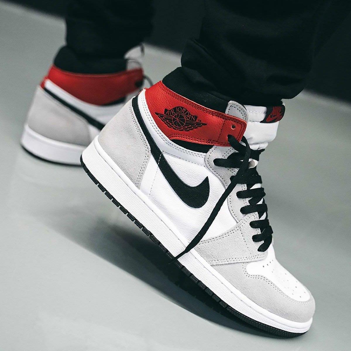 Air Jordan 1 High FlyEase Surfaces in 