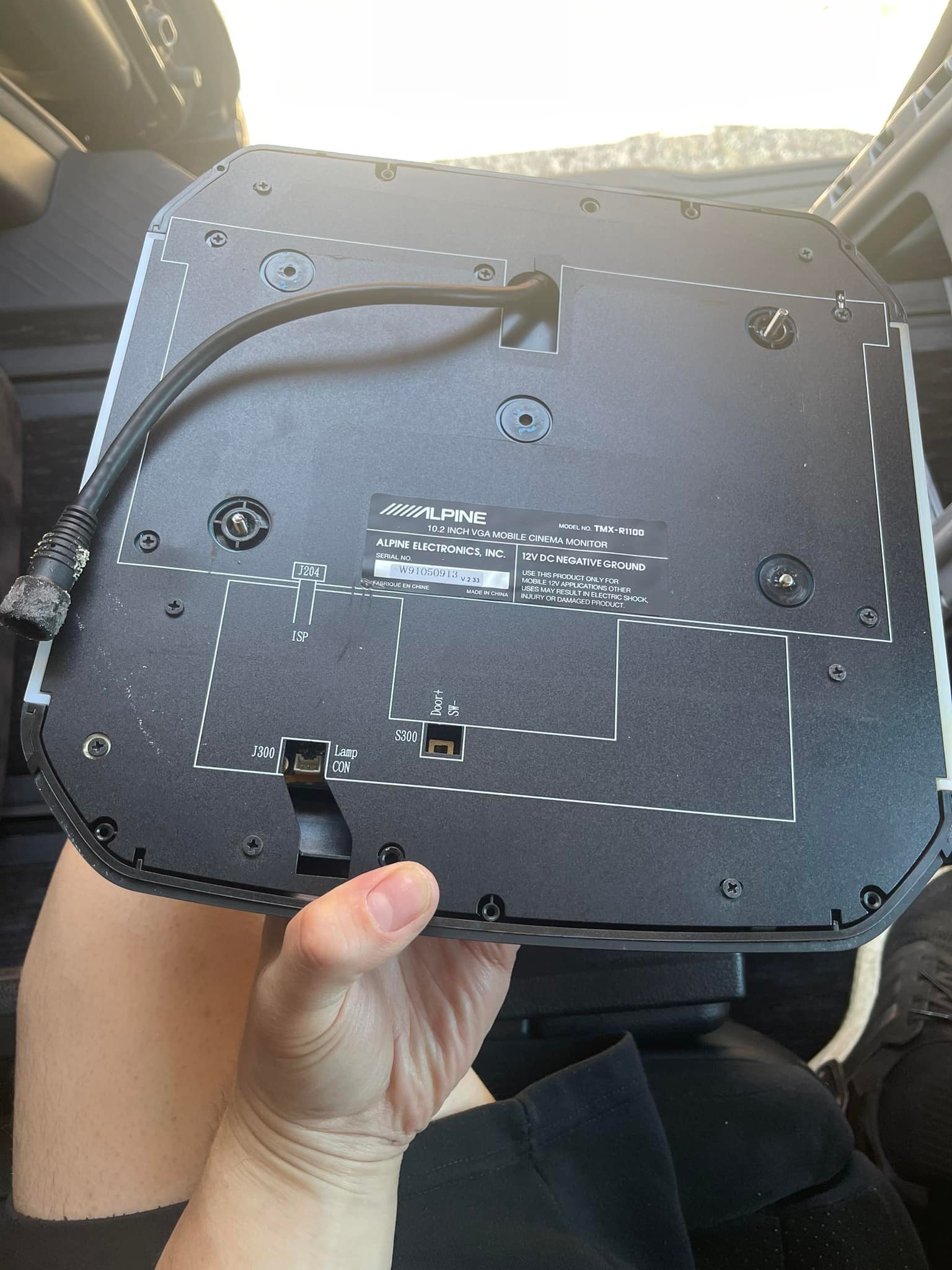 My drop down monitor stopped working (alpine) so fancy an Xtrons 