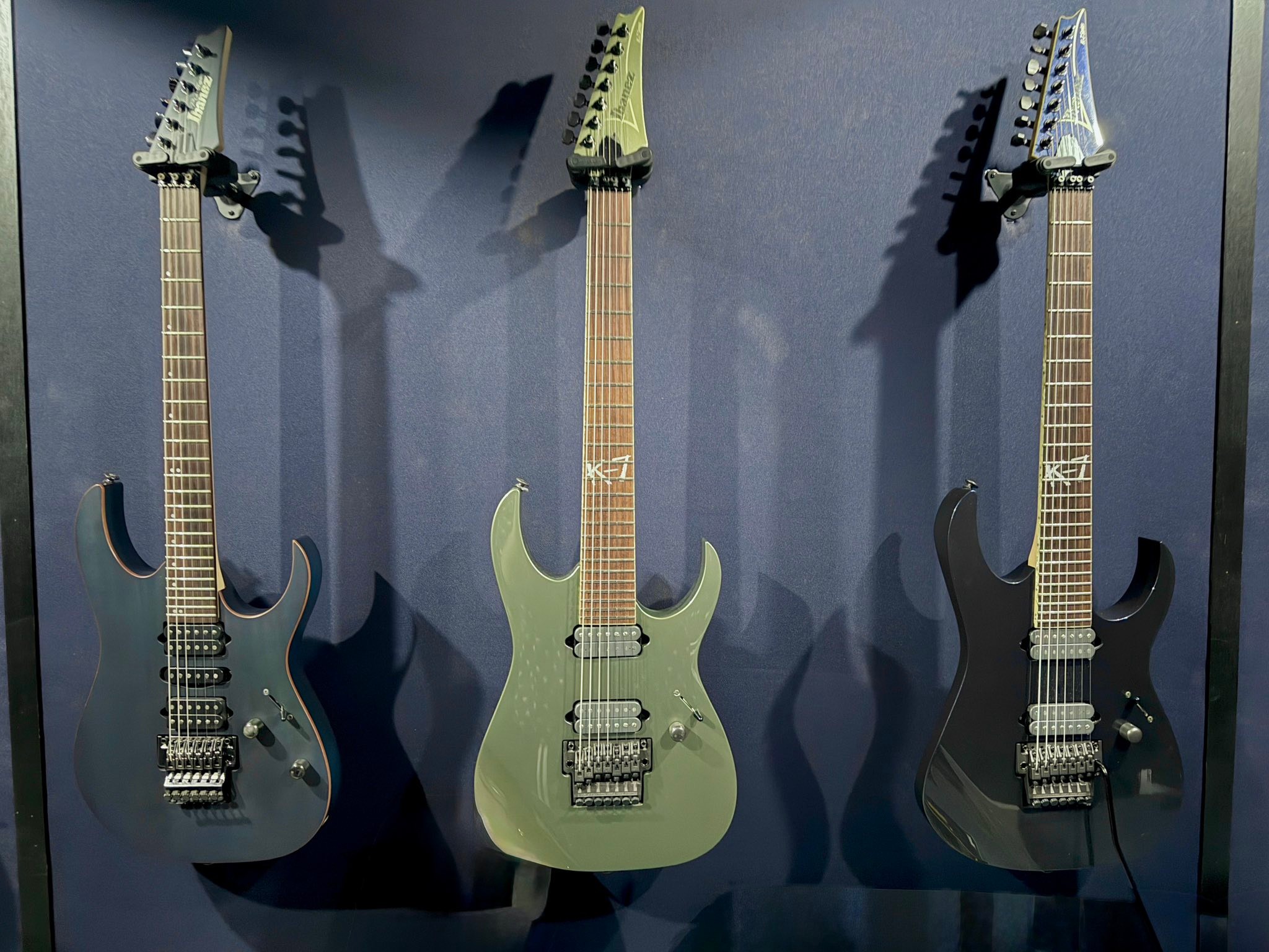Ibanez SR1305 bass guitar review and comparison to K5 model