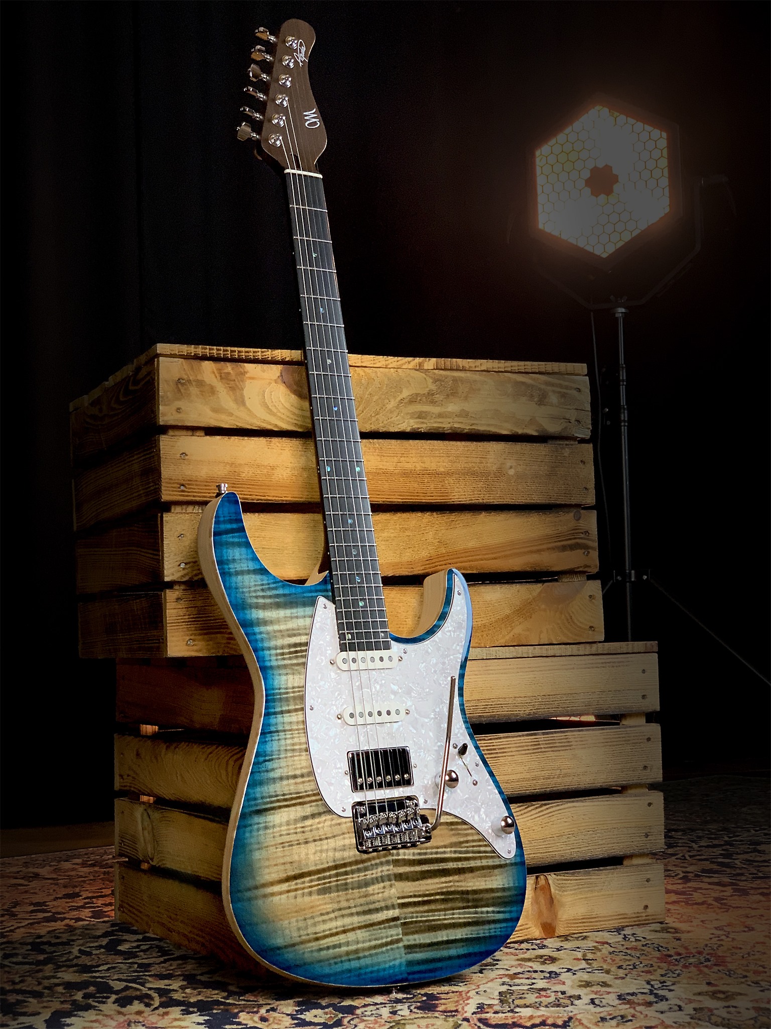 Mayones Aquila QM 6 Custom 🎸🔥 🆕 🖤 Quilted Maple 4A Grade top