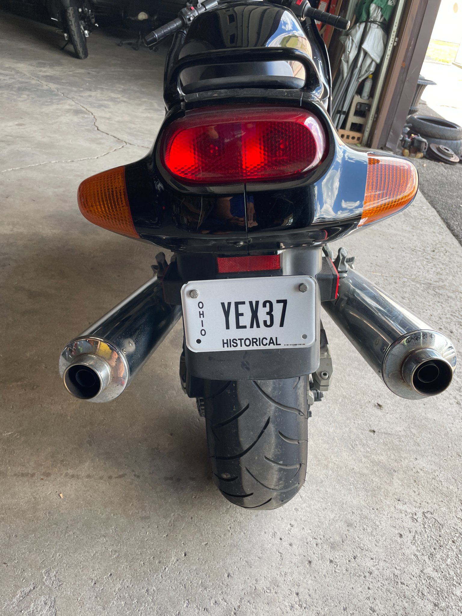 1991 ZX-11 with Clear Ohio Title Runs great, super fast bike Oil