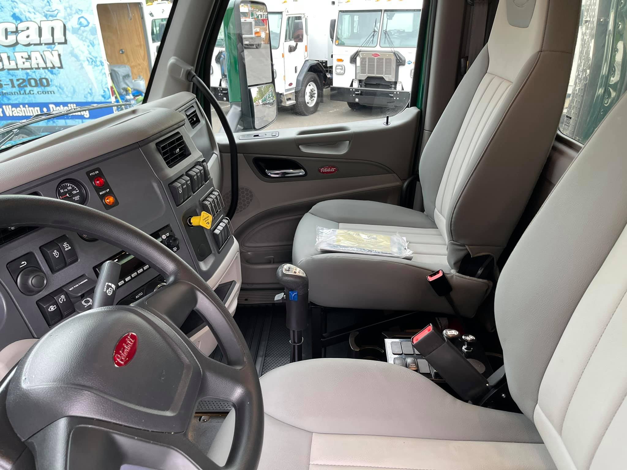 AMERICAN MOBILE CLEAN LLC