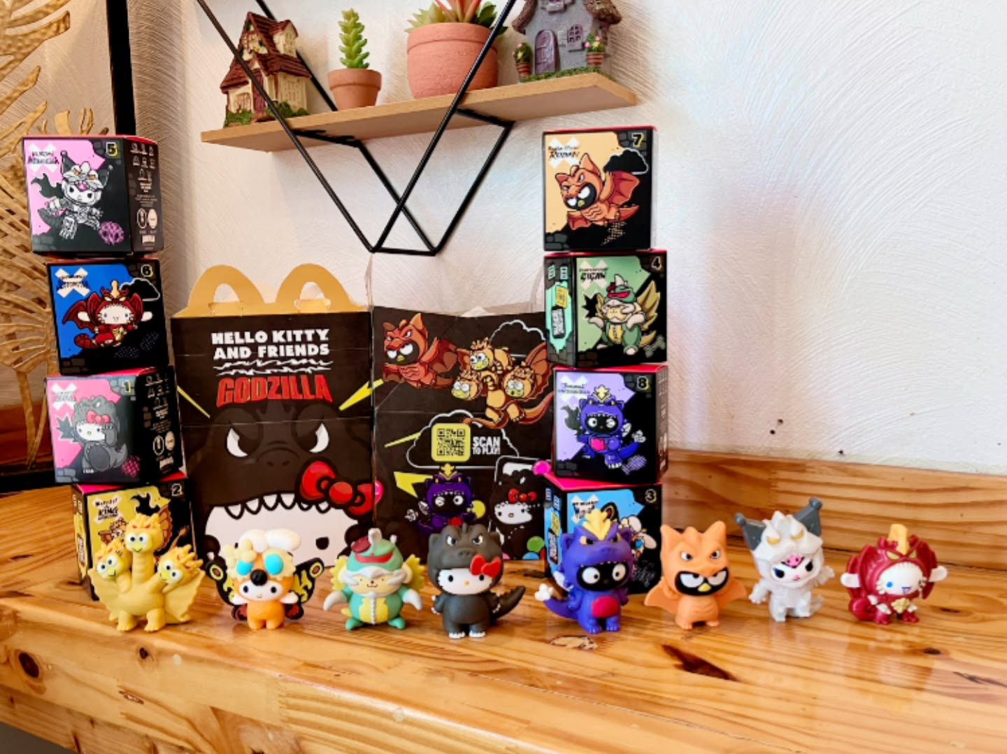 McDonald's Hello Kitty toys collection complete: find all 8 before