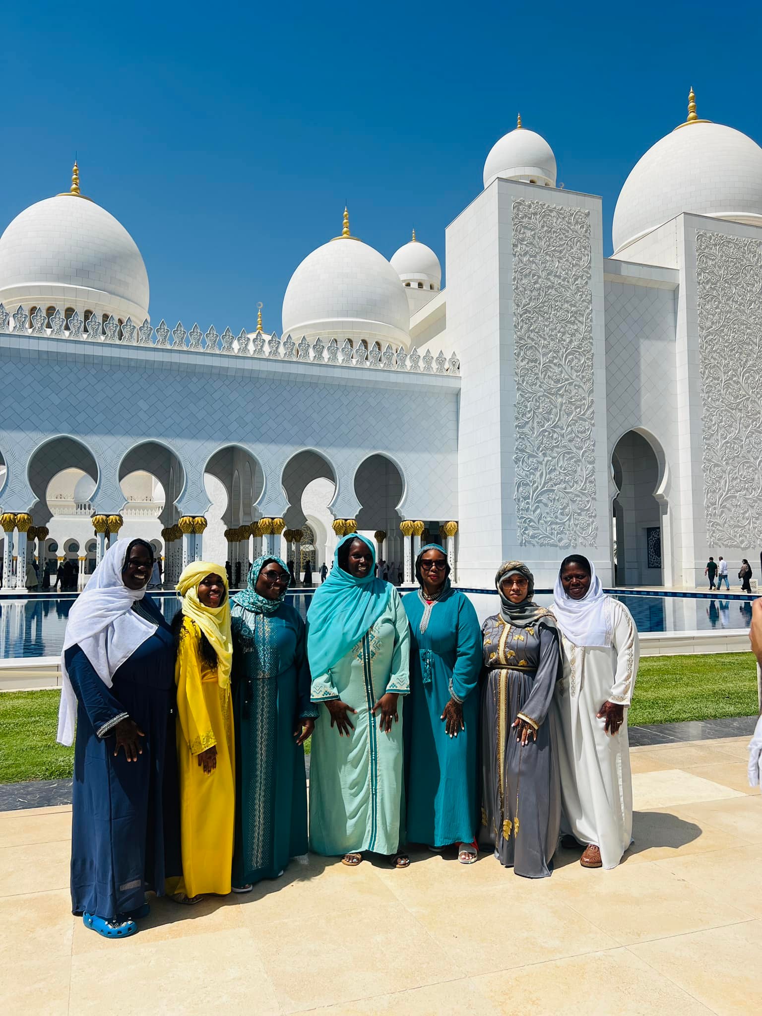blue mosque dubai dress code Planning a visit to the breathtaking Sheikh Zayed Grand ***What's the exact code?** Dot