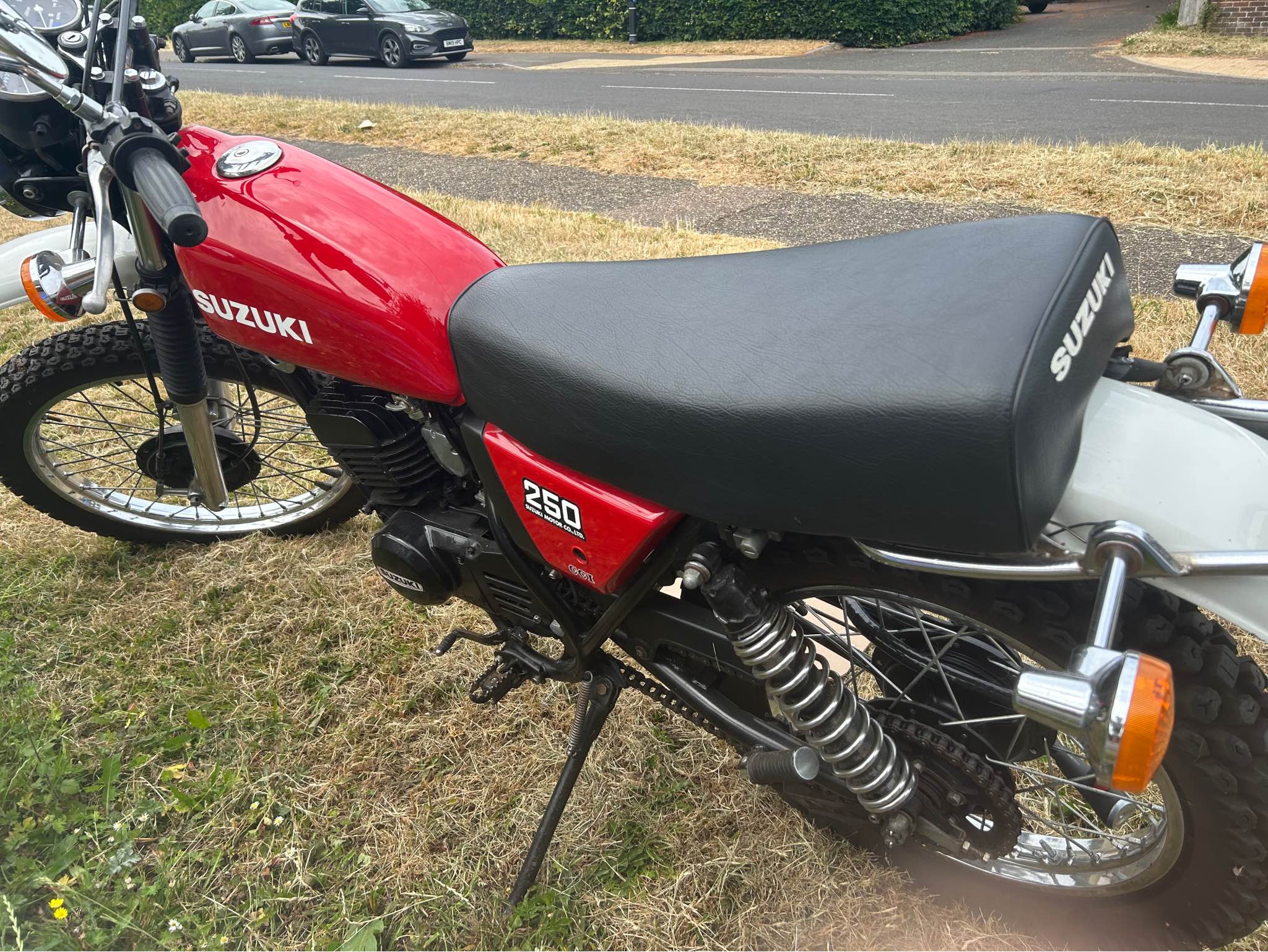 Protège-fourche En Néoprène Avec Fermeture à Scratch Court Rouge 43 50 Mm