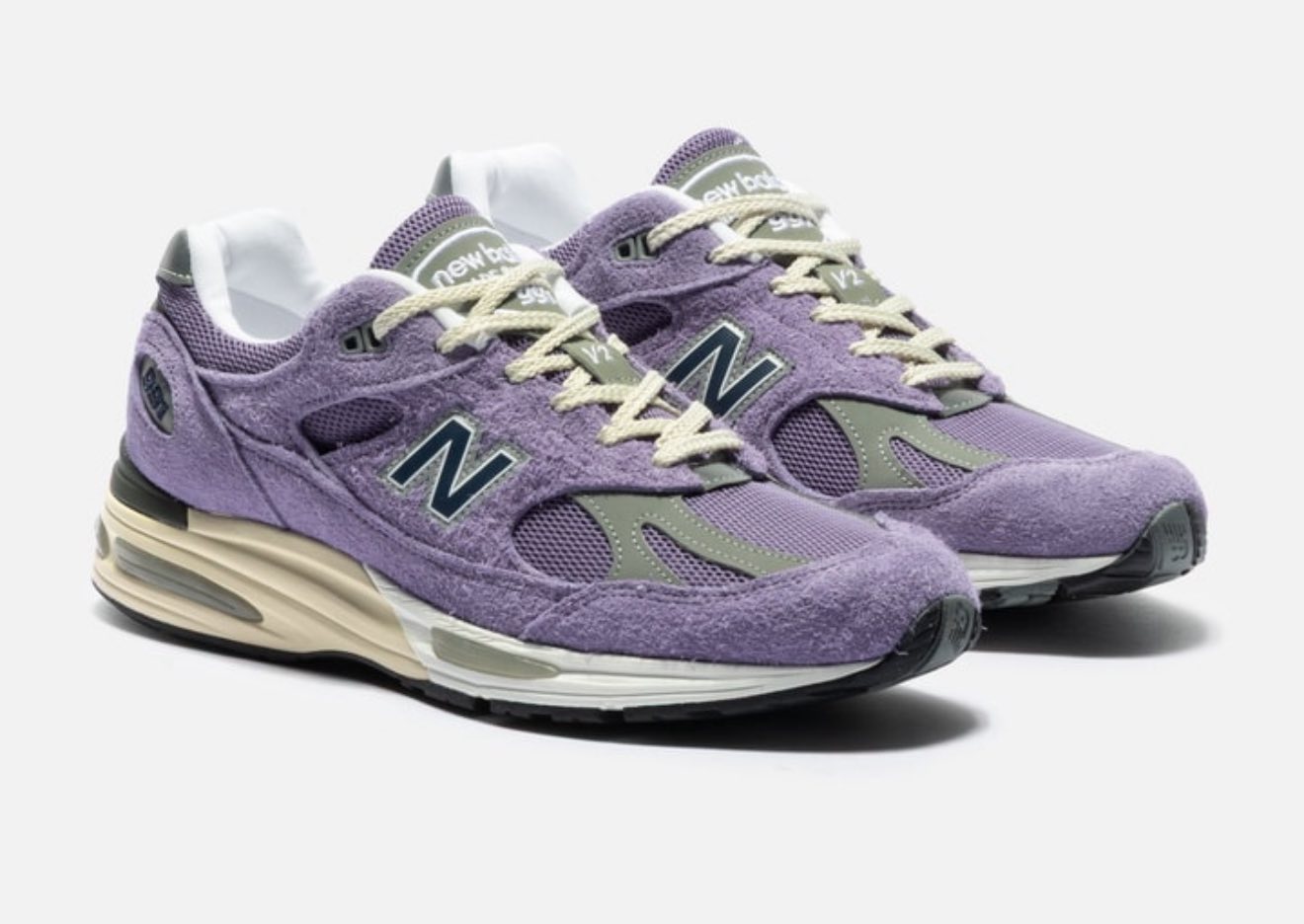Authentic new balance 990 v3 sneakers for sale