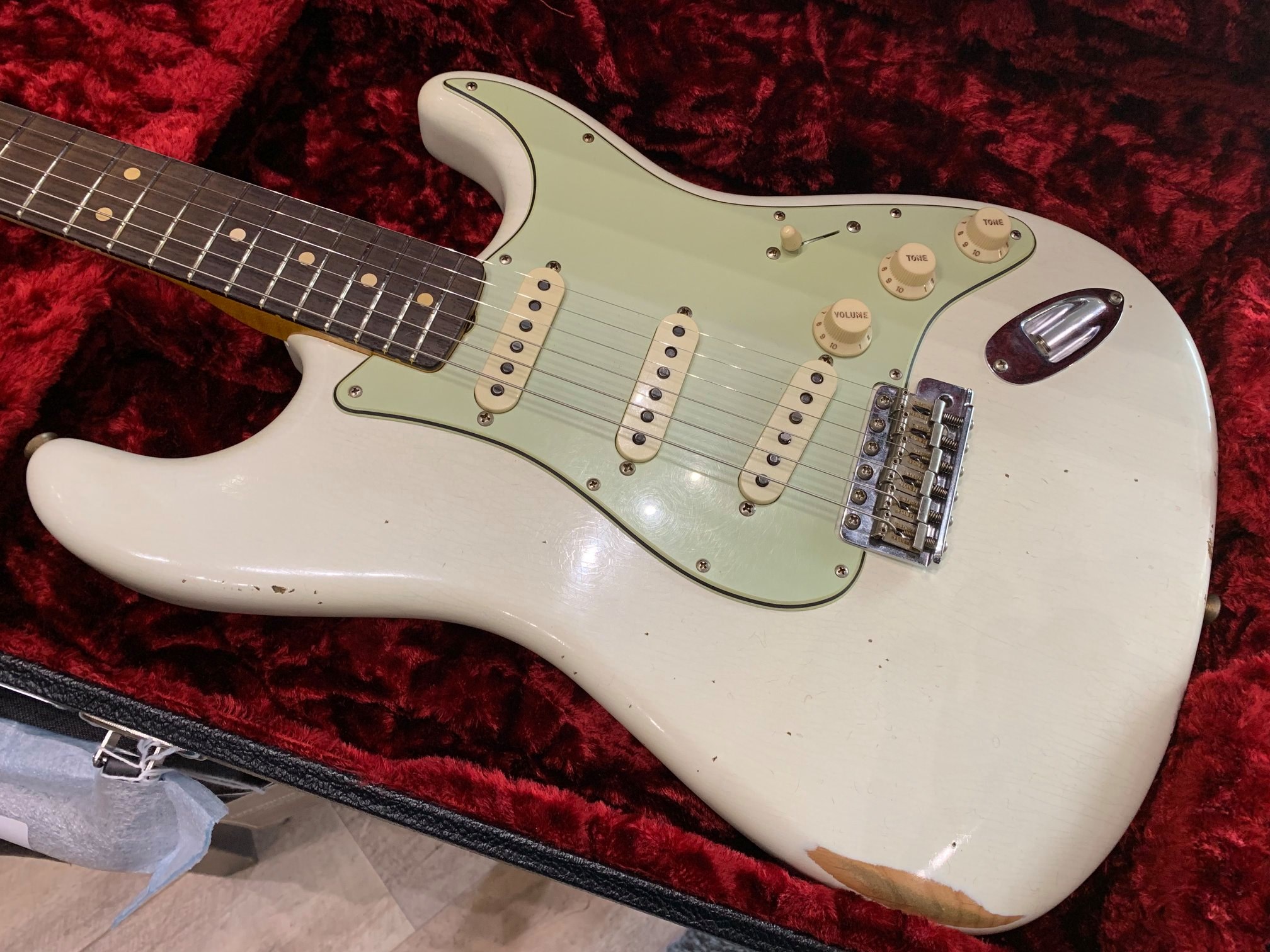 Fender Custom Shop Stratocaster 65 HSS Relic Olympic White