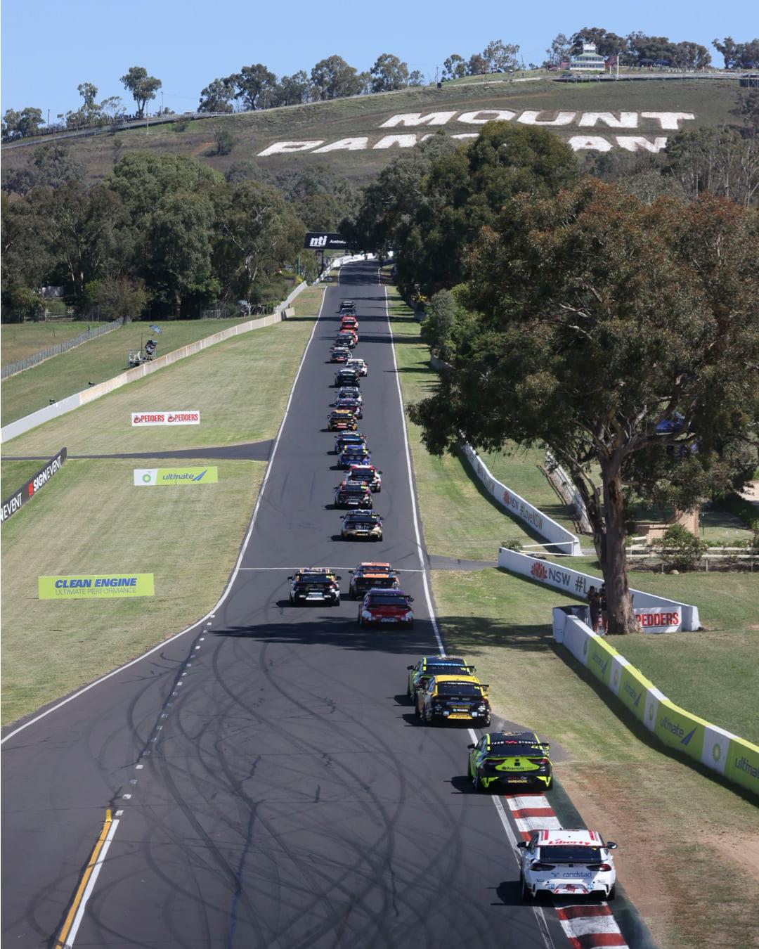 The Supercars teams are racing... - bp_ultimate_racing_ | Facebook