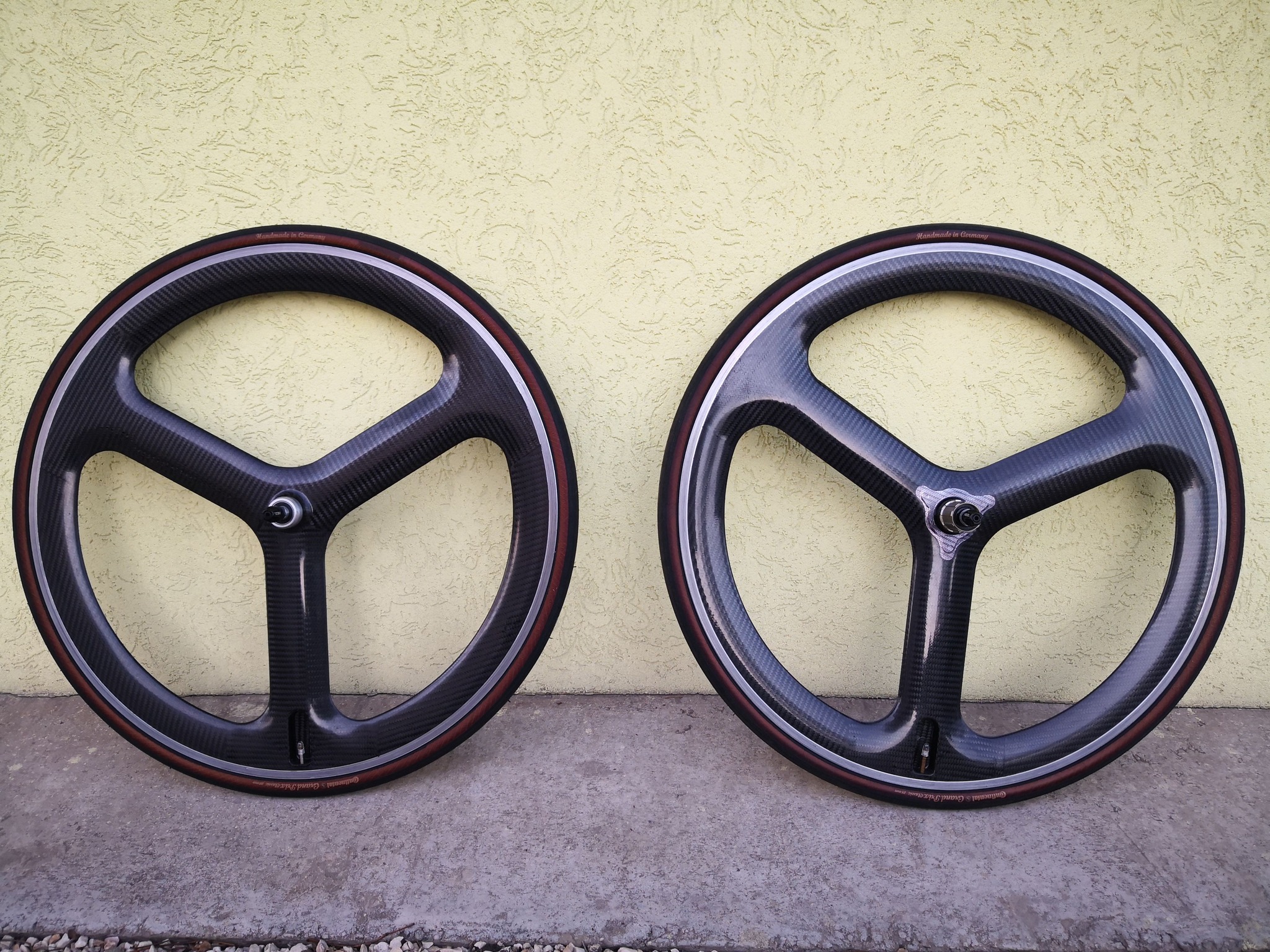 For sale! HED H3 Tri Spoke aero carbon wheels Very good condition 