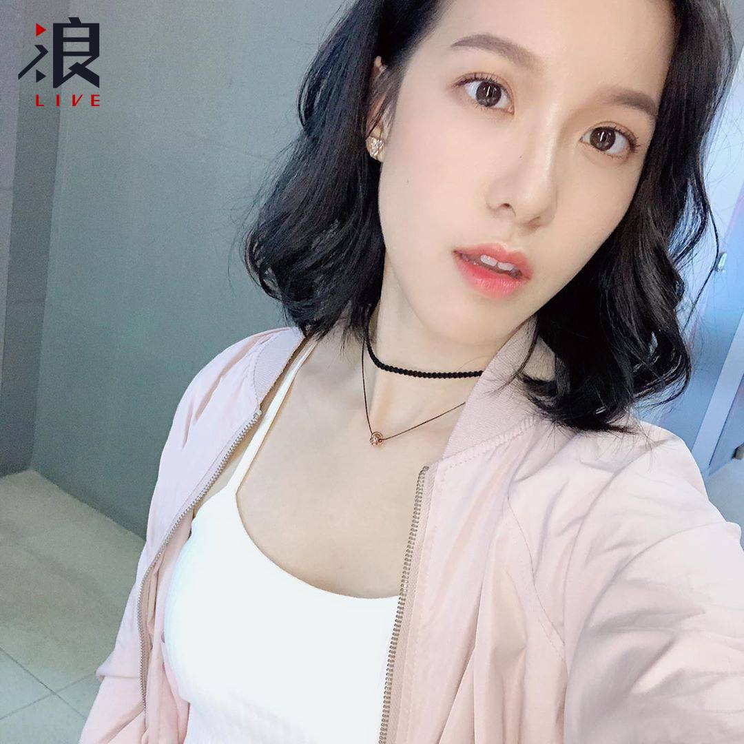 浪LIVE - #主播推薦榜🏆 #越努力越幸運😘 ⚡雷衣🌊 ｜浪ID：3707369 #想被小浪推薦😏 發文標記... | Facebook