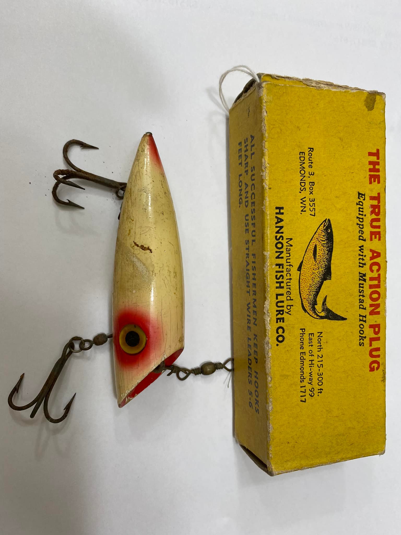 do fishing lures still help at 300 in classic Vintage Heddon Bar Perch Surface Minnow Lure 309A For Sale anglers will benefit from positive hooksets and seamless hook penetration.Featuring a unique lead tuning button at the lip for straight and balanced retrieves The must-have bass baits of