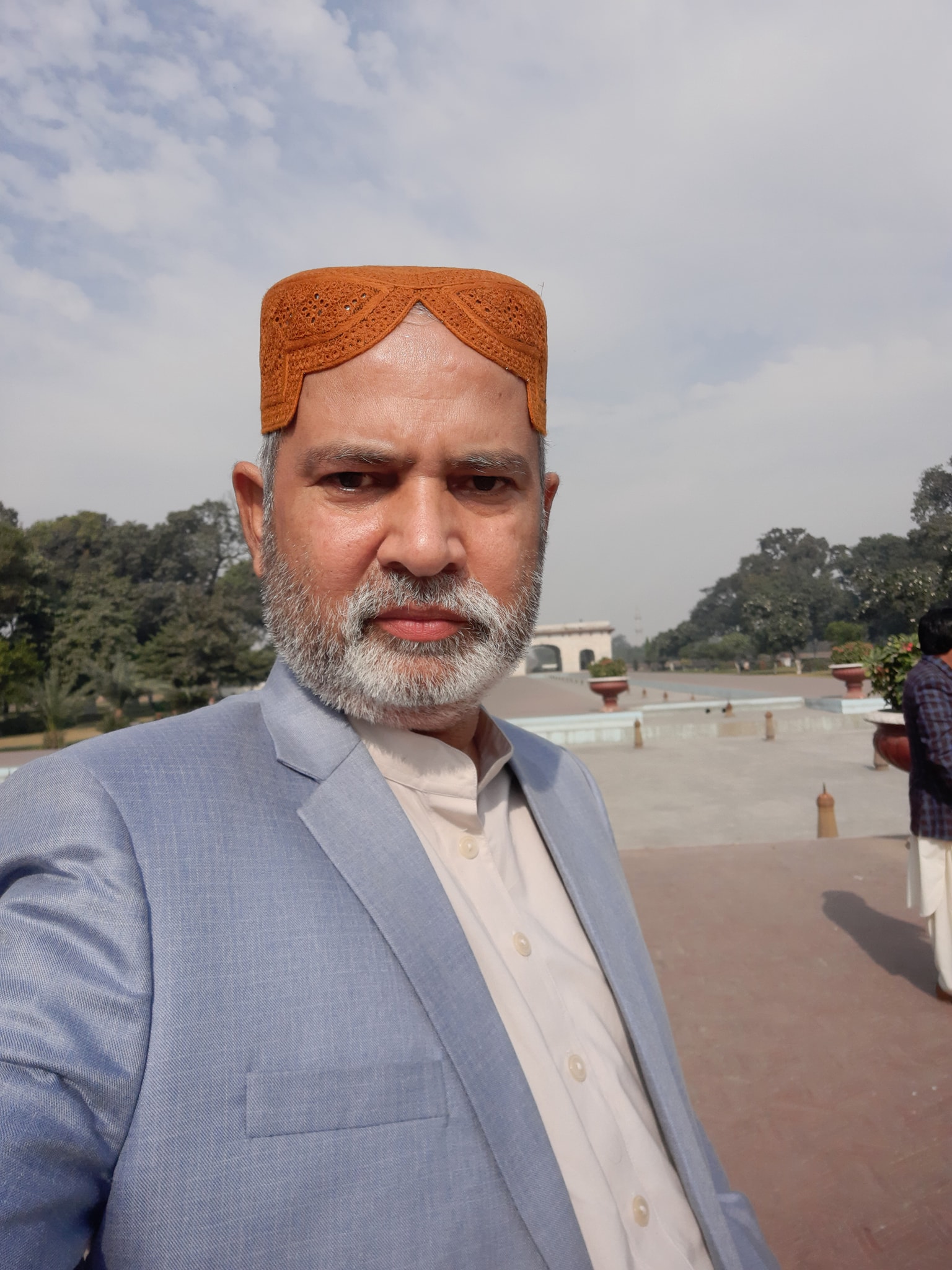 Dr Raza