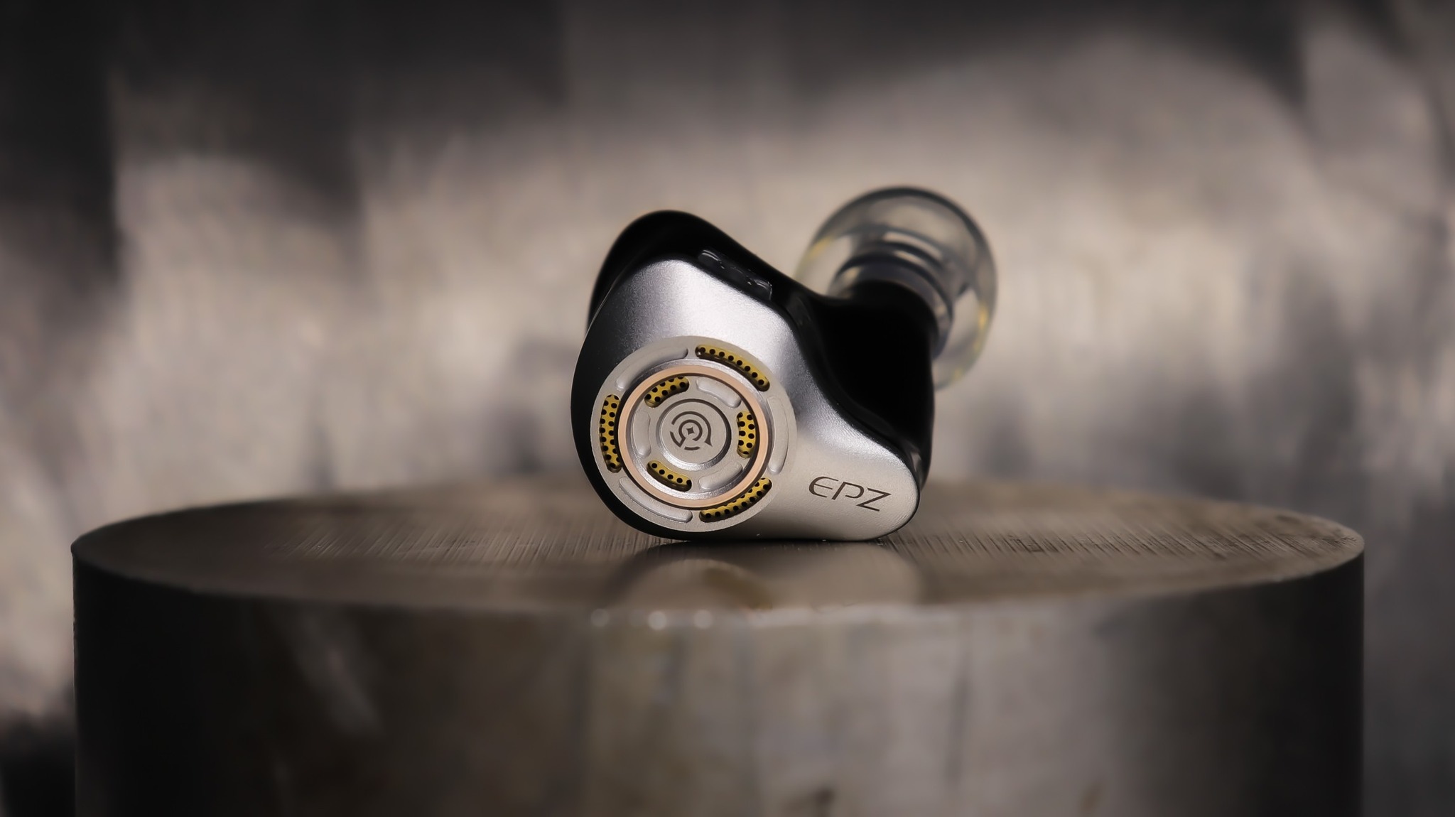 EPZ P50 tribrid IEM review with balanced sound