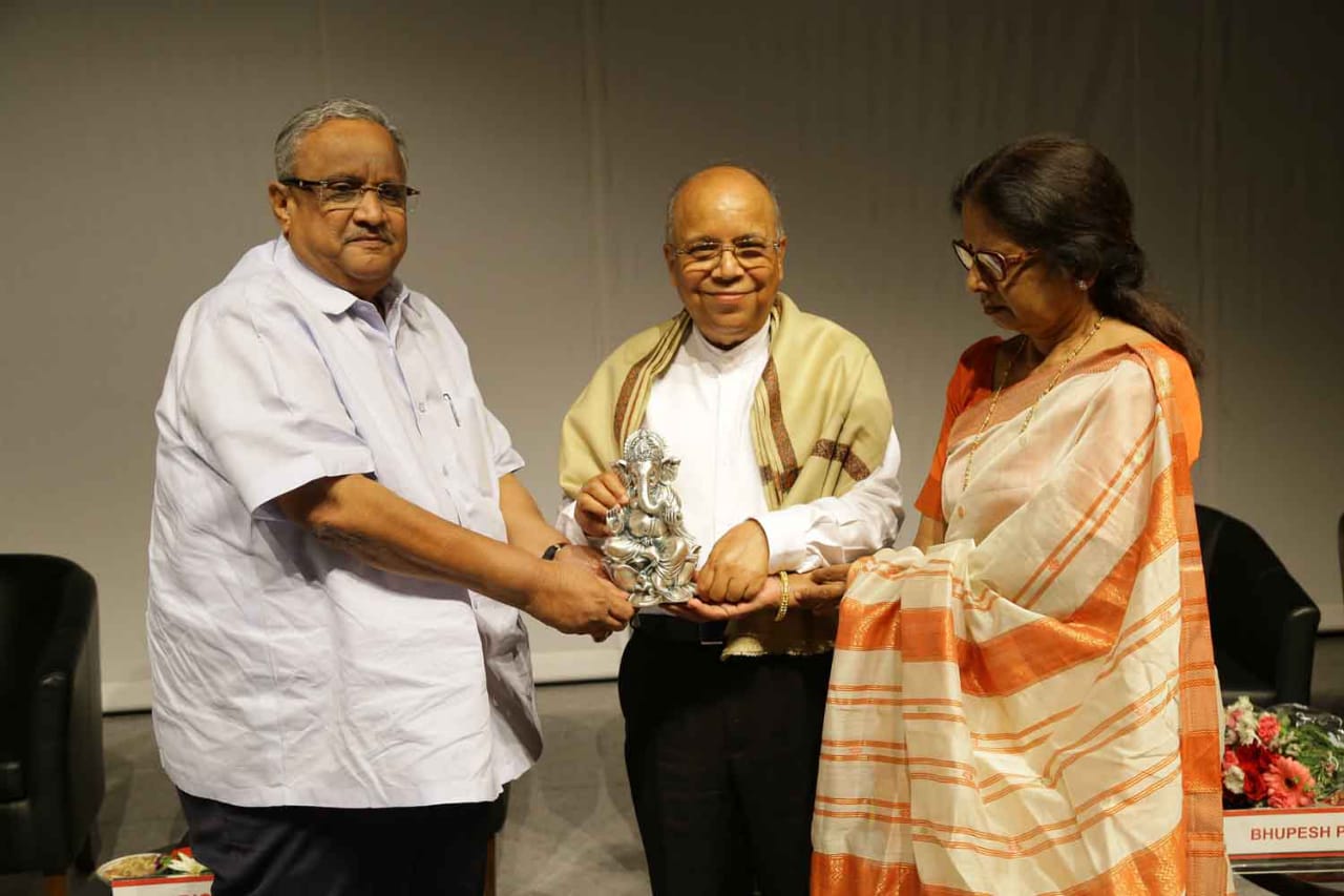 A Grand and Emotional Farewell for Dr. Rajan Saxena, Former VC, NMIMS ...