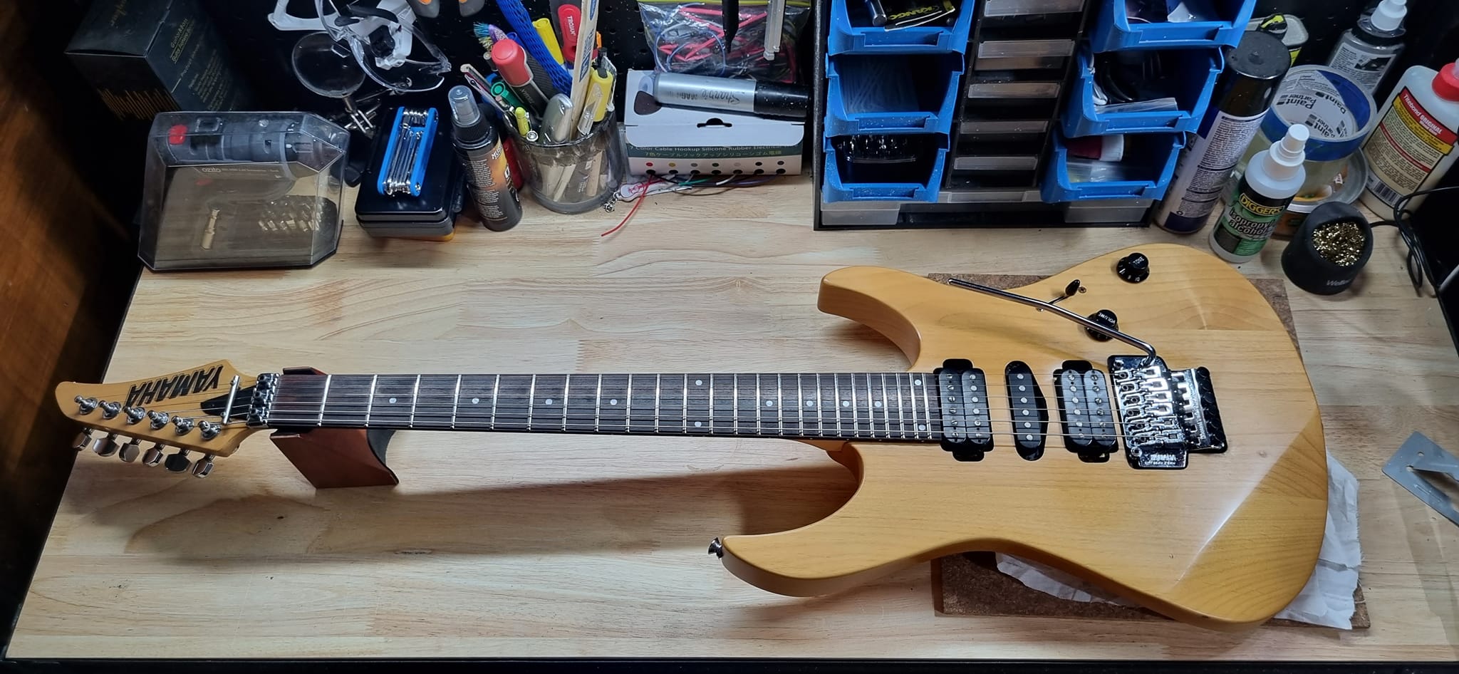 Yamaha RGX 421D electric guitar features