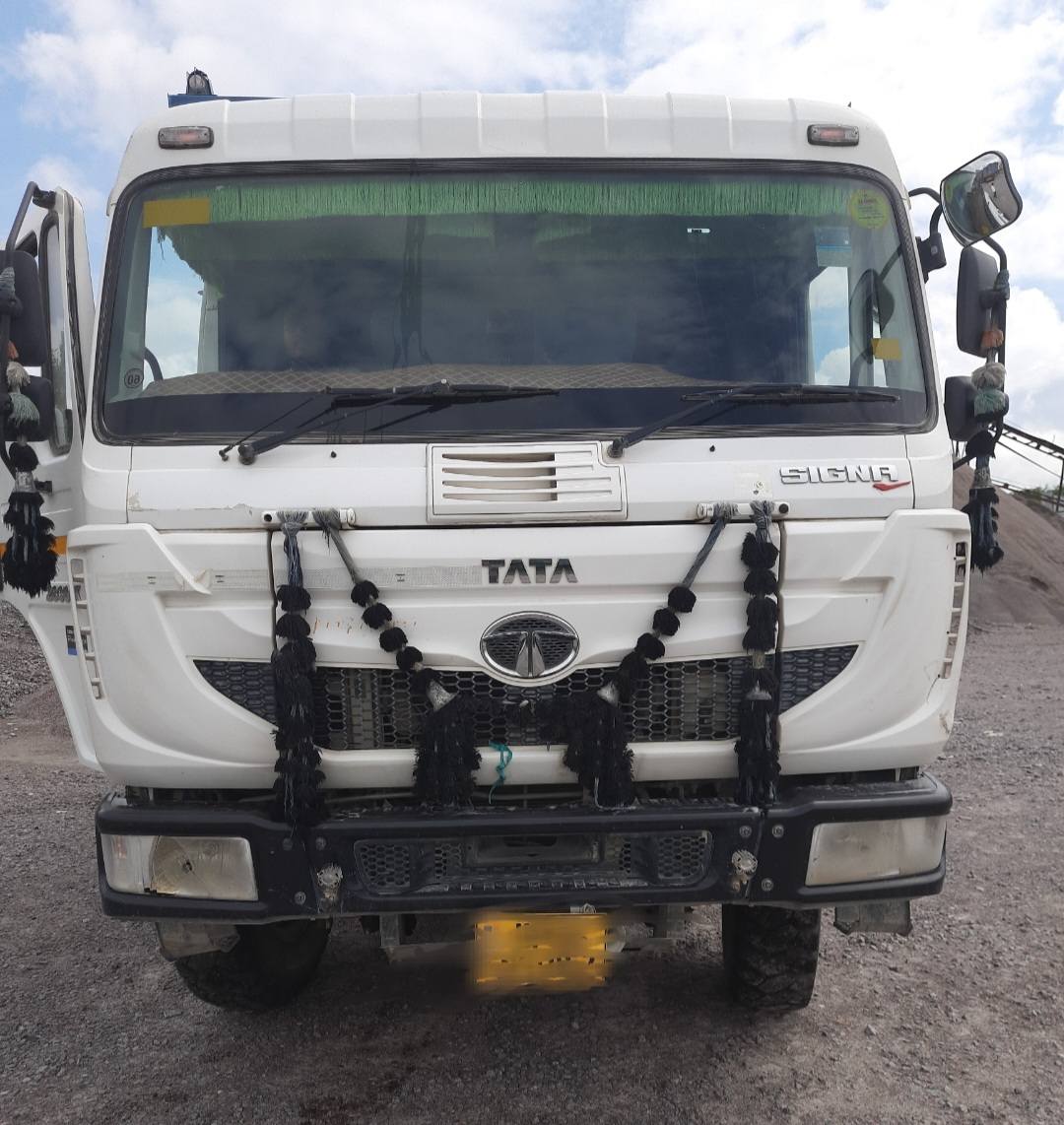 なぎ Tata Signa 2024 model for sale