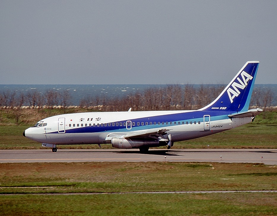 All Nippon Airways JA8454 B737-281Adv cn 21768/586 Niigata(KIJ) 21