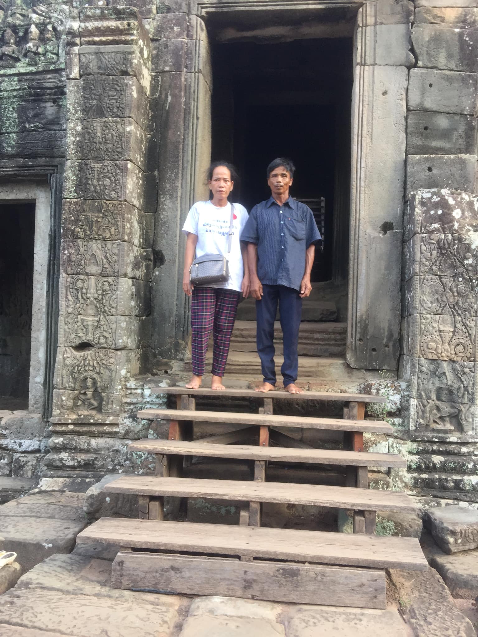 សុ ខុម