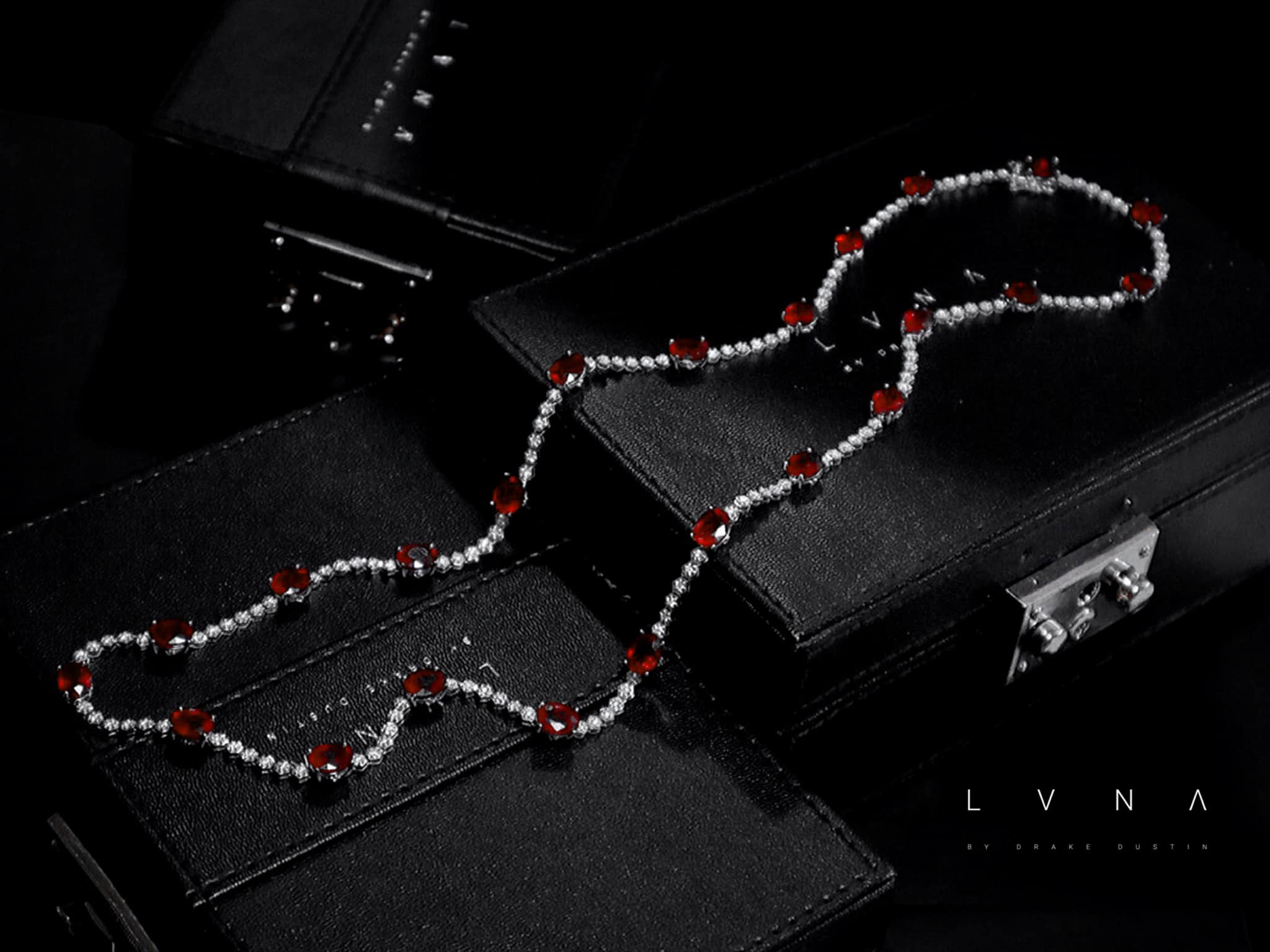 A magnificent necklace strand of... - LVNA By Drake Dustin