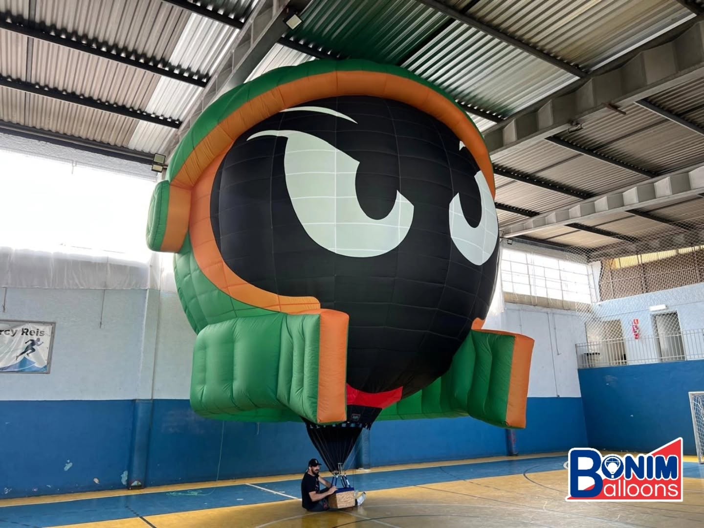 Marvin the Martian remote-controlled balloon design